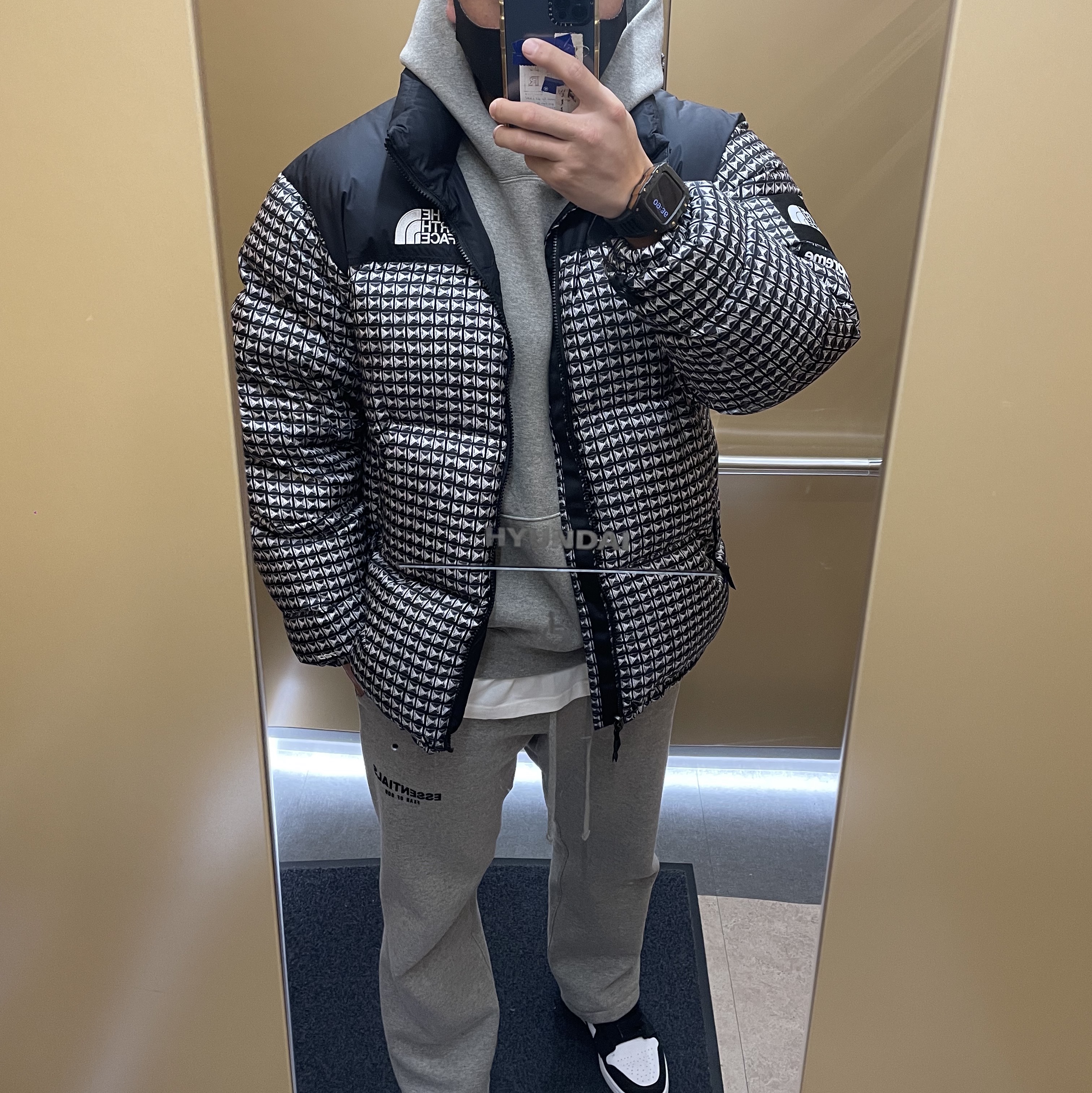 Supreme x The North Face Studded Nuptse Jacket Black - 21SS, Essentials The Core Collection Hoodie Dark Oatmeal 착용 스타일 - 2