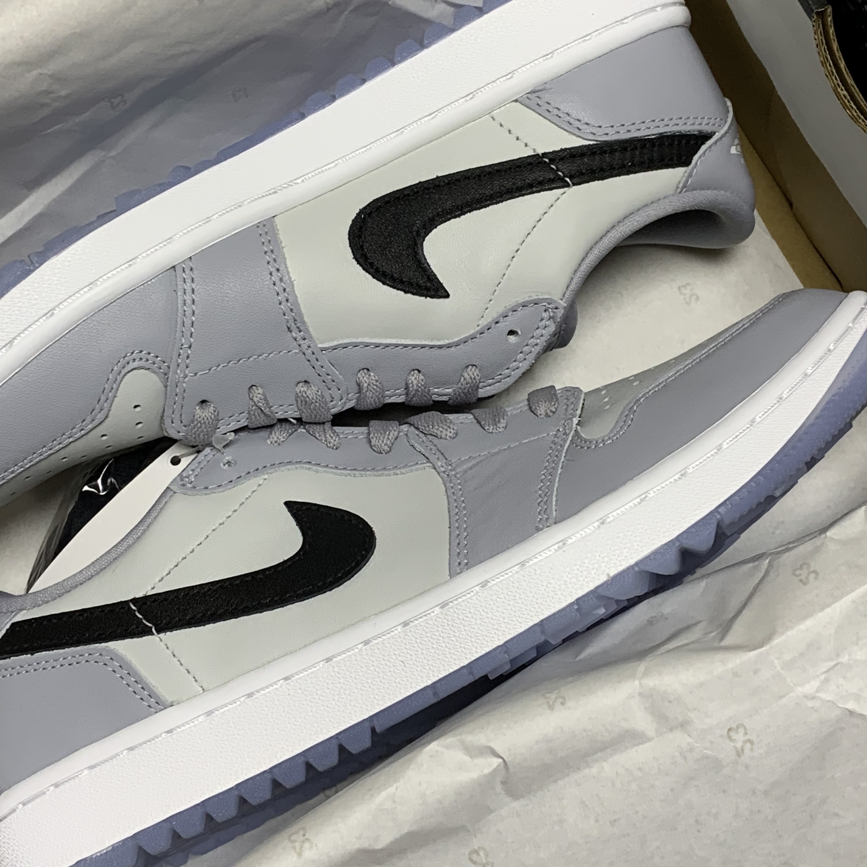 Jordan 1 Low Golf Wolf Grey 착용 스타일
