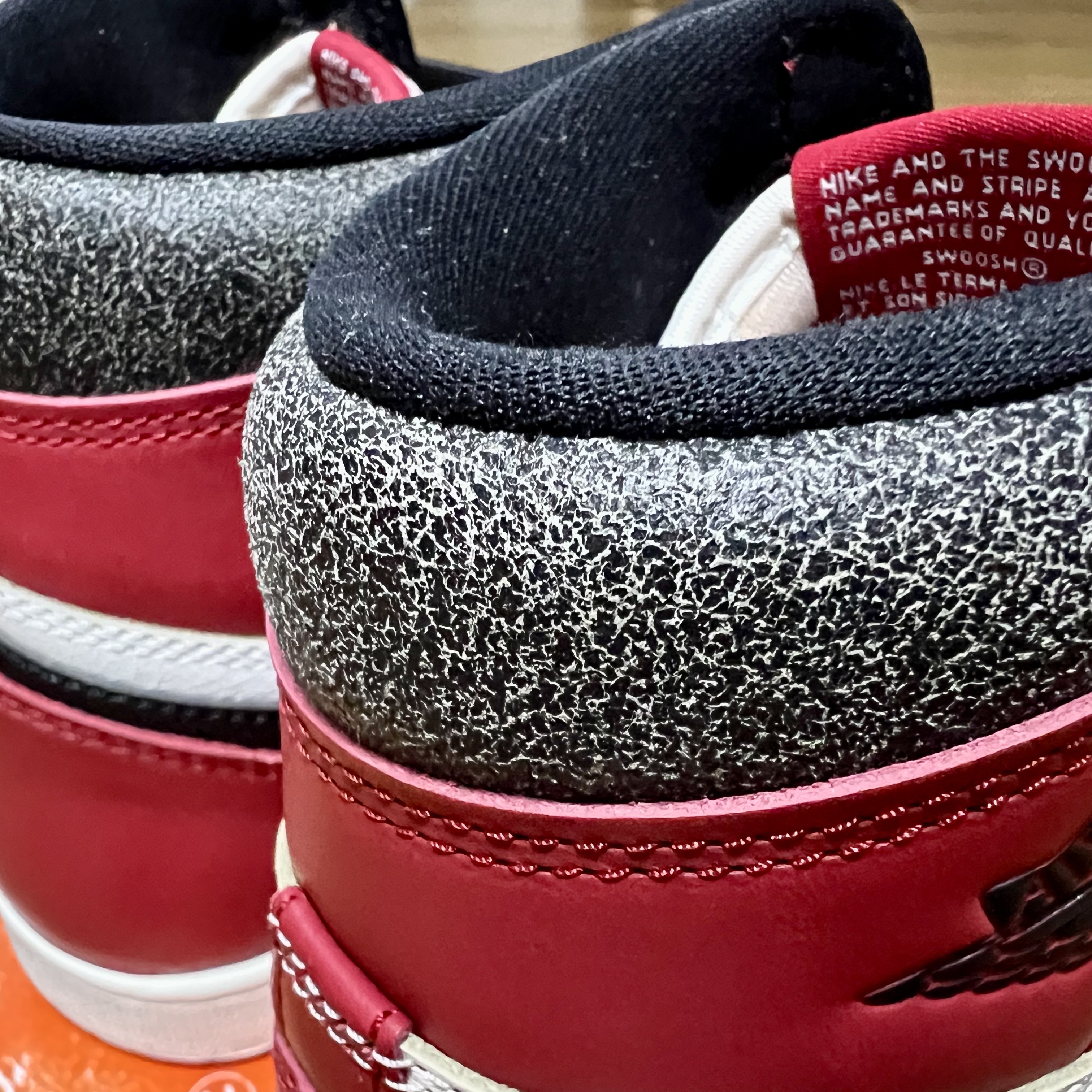 Jordan 1 Retro High OG Chicago 2022, Jordan 1 Retro High OG Hyper Royal 착용 스타일 - 5