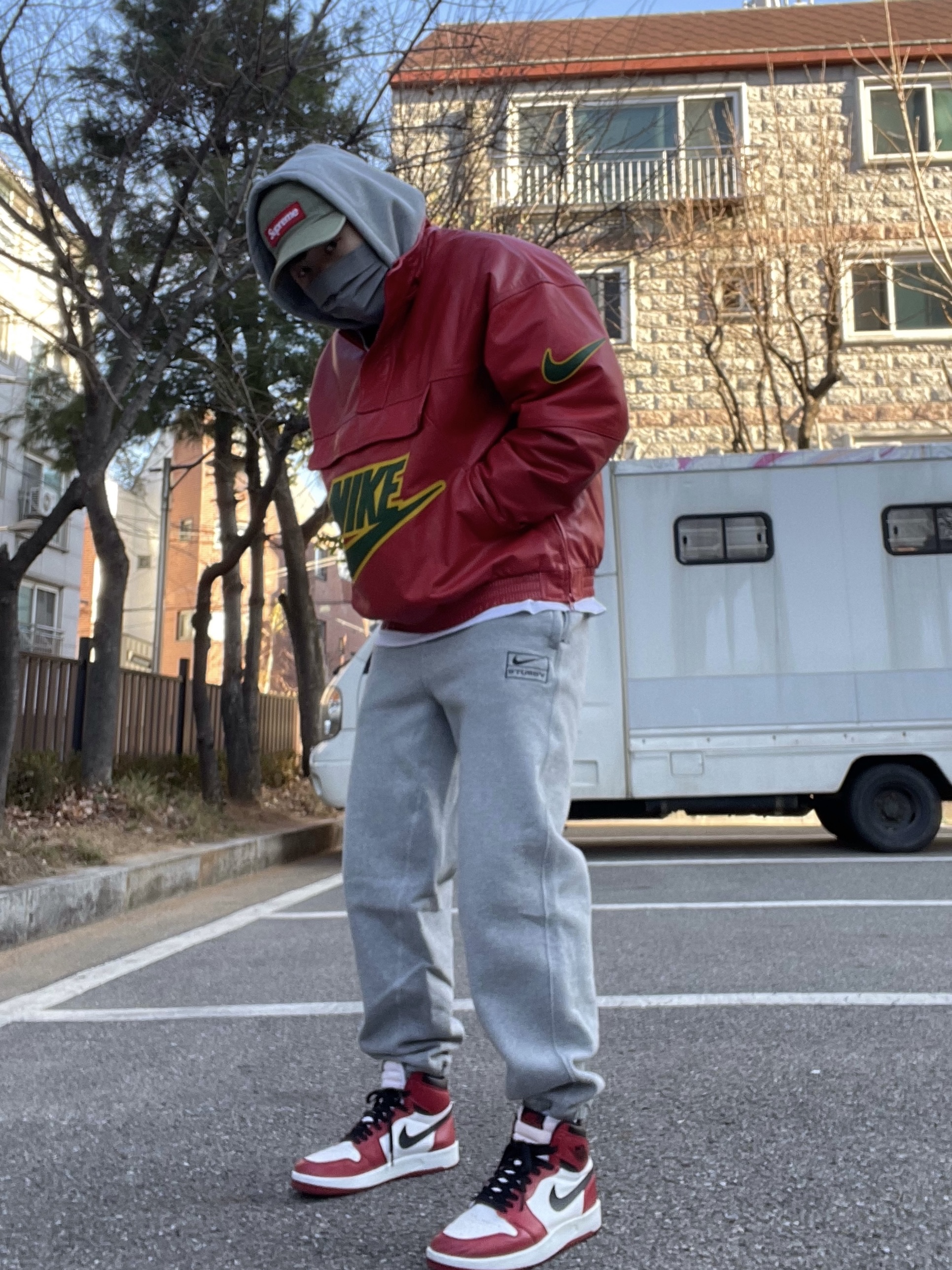 Supreme x Nike Leather Anorak Red - 19FW, Jordan 1.5 Retro Chicago 2015 착용 스타일 - 2