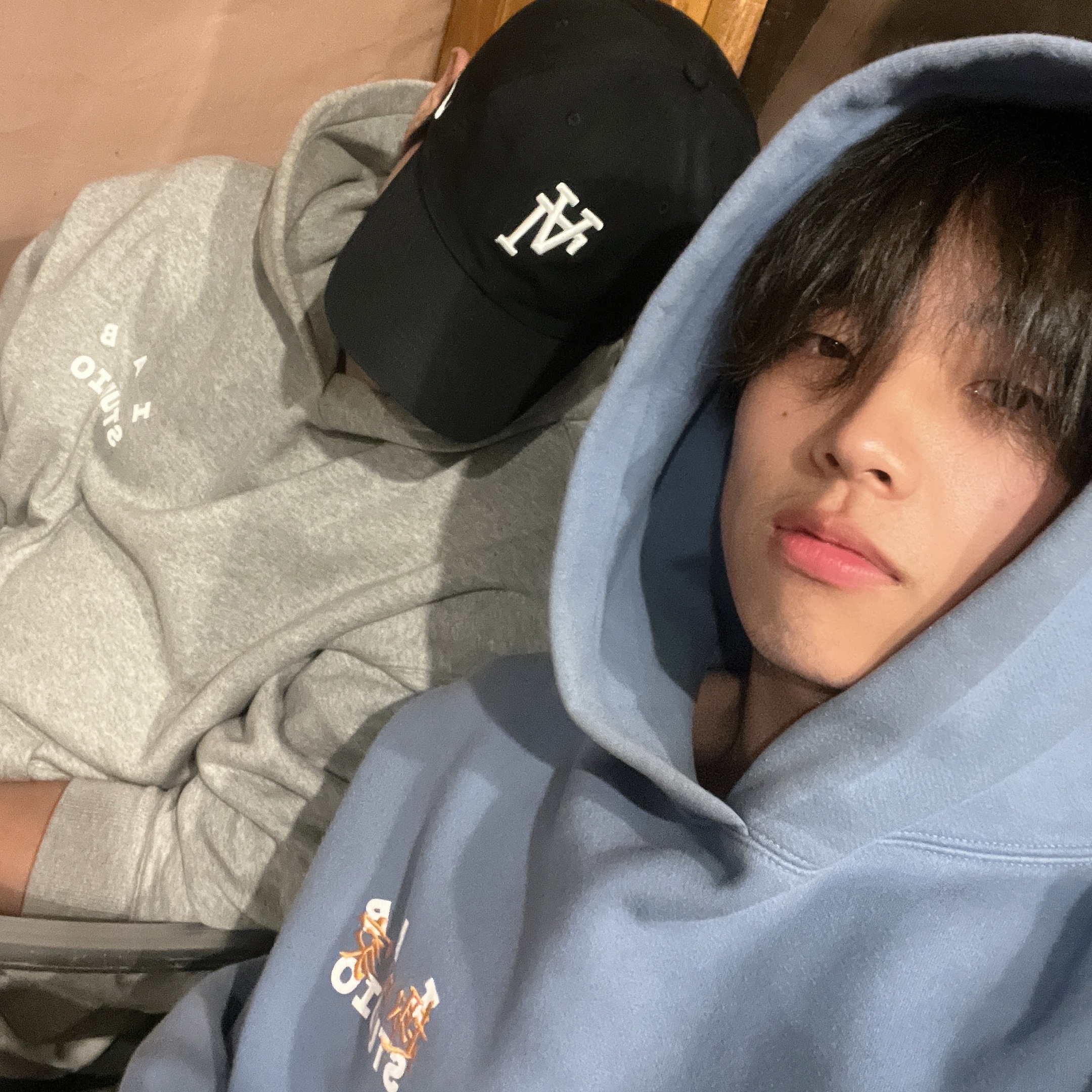 IAB Studio Hoodie Gray - 21SS, IAB Studio x Tastehouse Hoodie & Keyring Ash Blue 착용 스타일