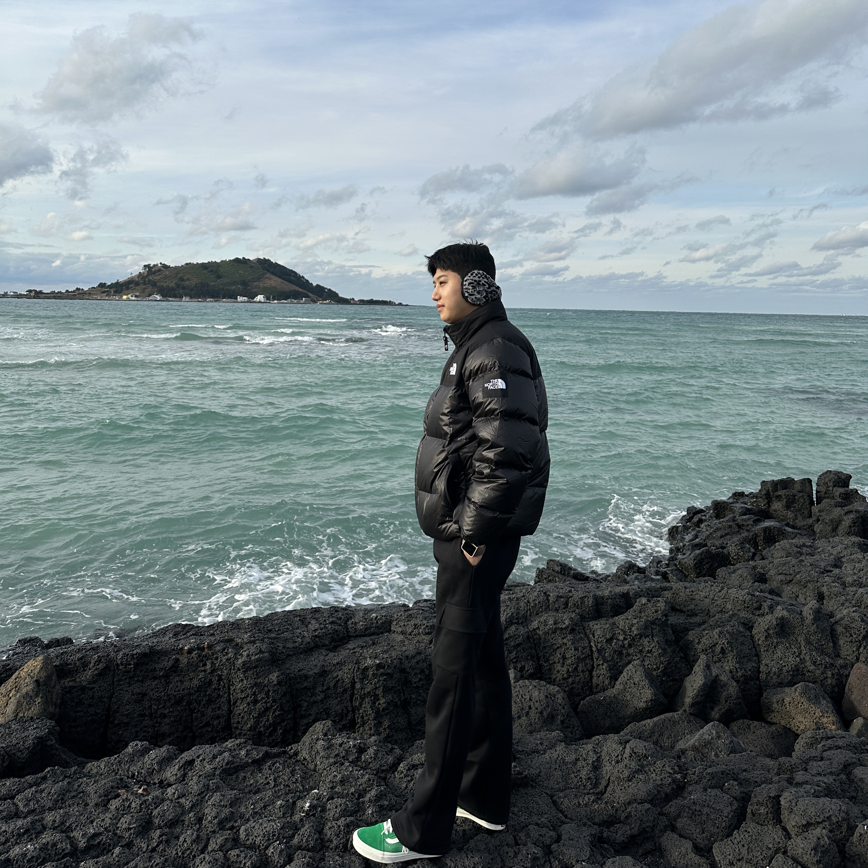 IAB Studio Pigment Hoodie & Sack Coral 착용 스타일 - 2