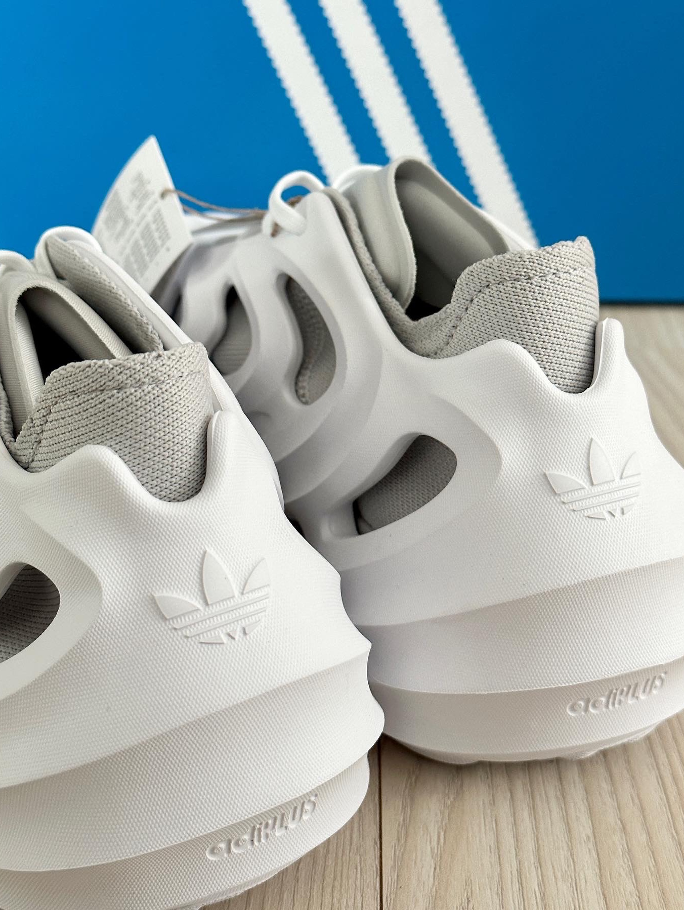 Adidas Adifom Q Cloud White Grey 착용 스타일 - 2
