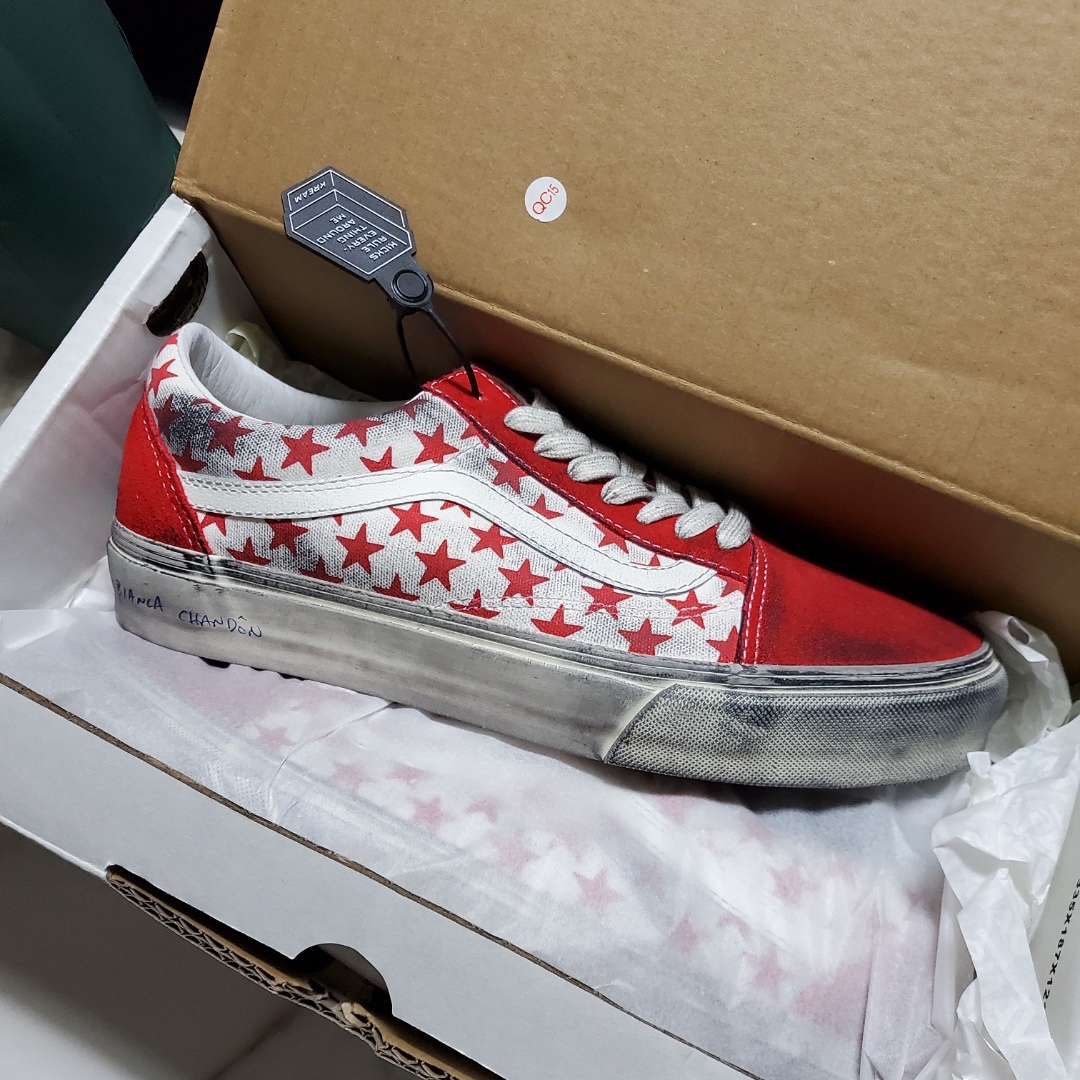 Vans Vault x Bianca Chandon Old Skool LX Stressed Red White, Nike x Matthew M Williams Zoom 004 Rust Factor 착용 스타일 - 2