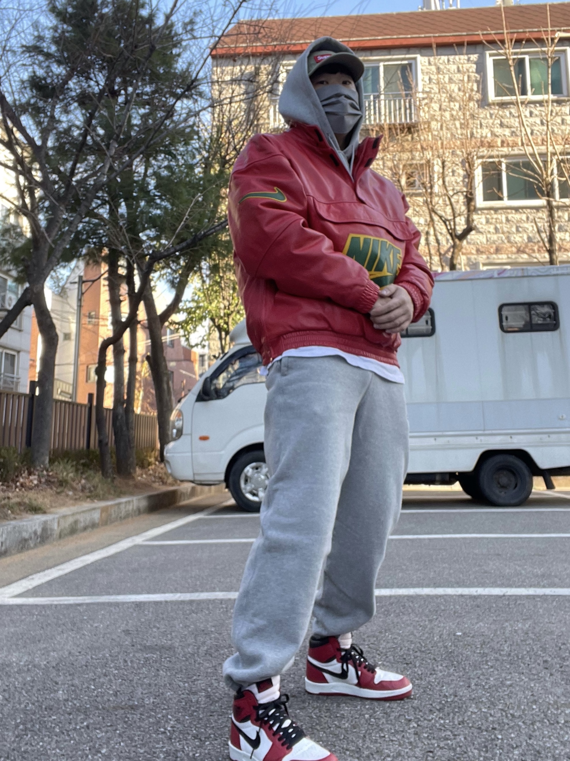 Supreme x Nike Leather Anorak Red - 19FW, Jordan 1.5 Retro Chicago 2015 착용 스타일 - 3