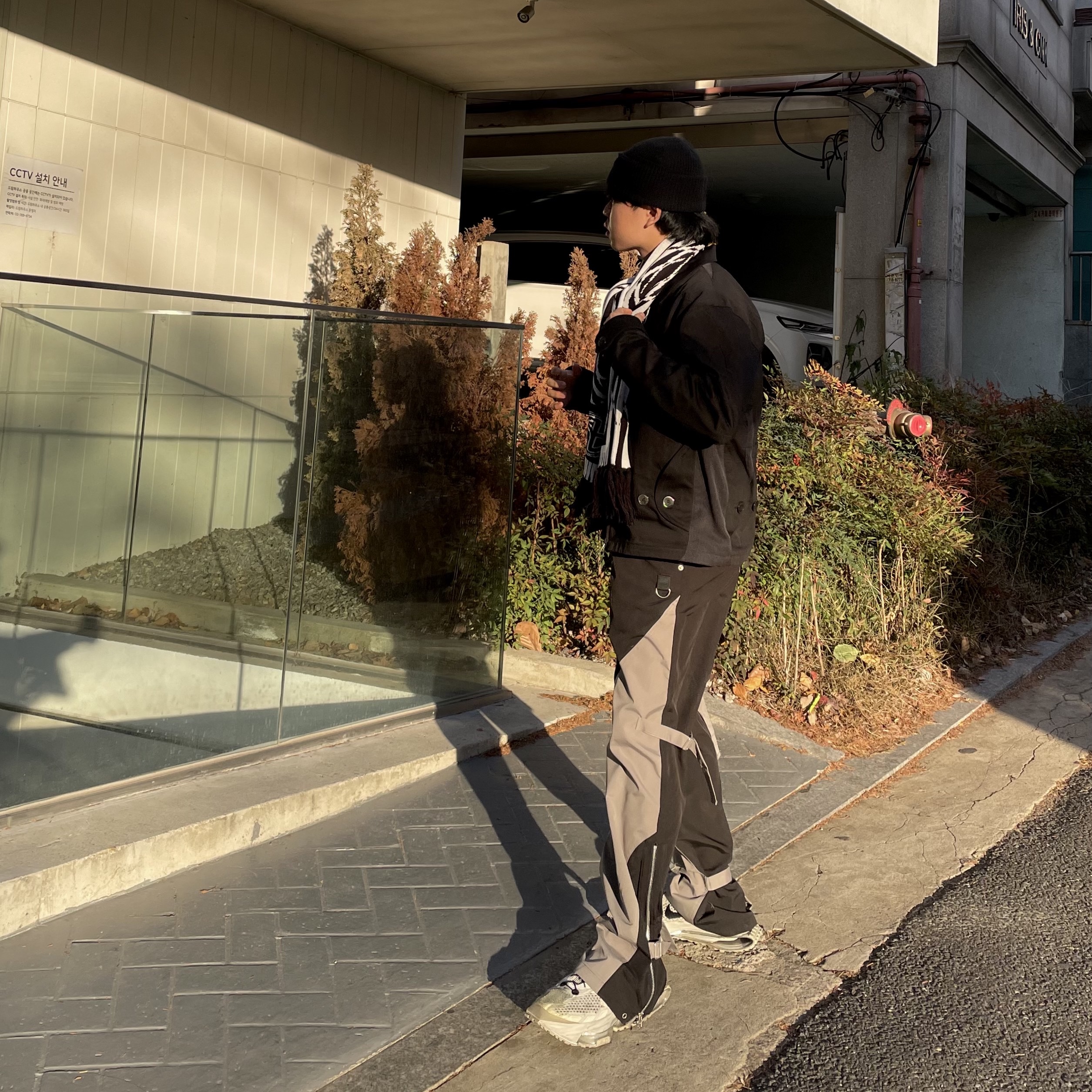 Nike x Matthew M Williams Zoom 004 Stone, Stussy Stock Cuff Beanie Black 착용 스타일 - 4
