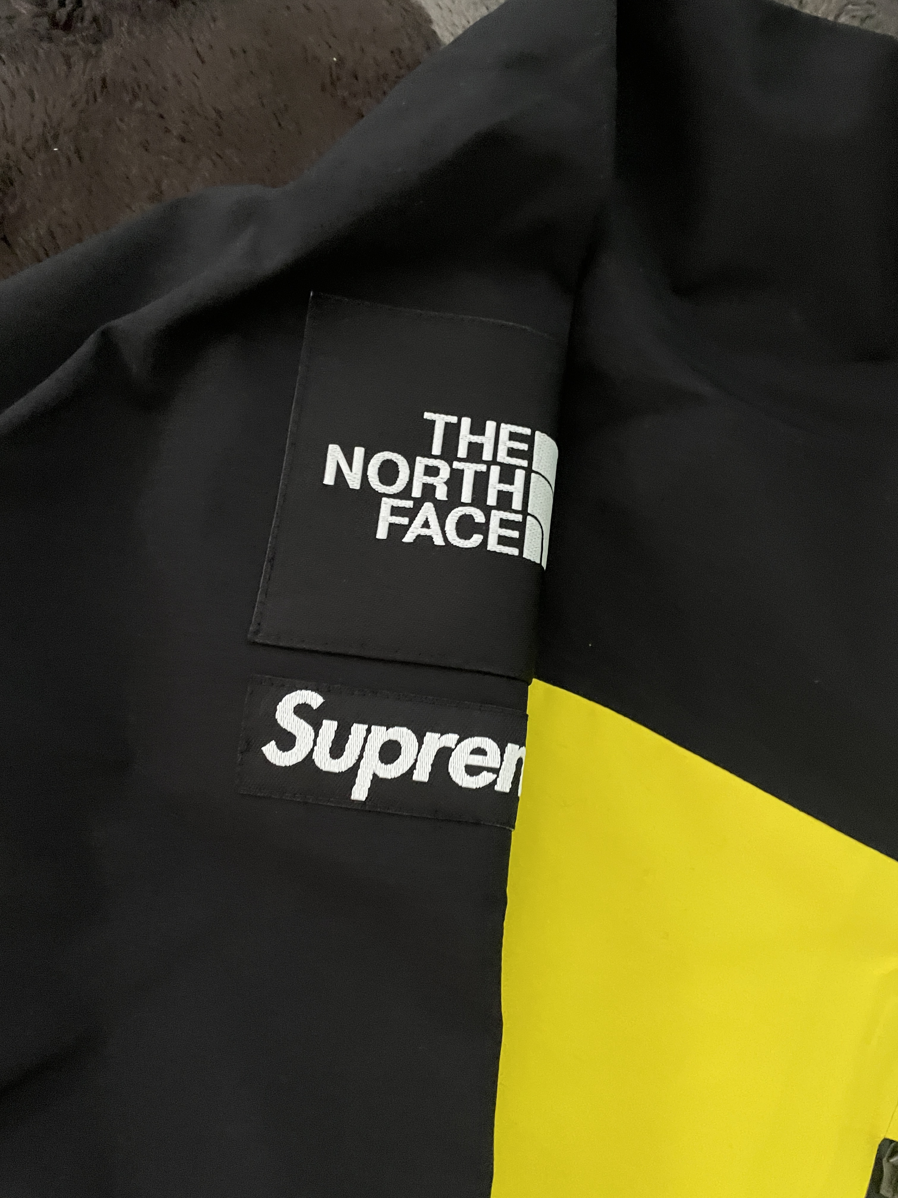 Supreme x The North Face Taped Seam Shell Jacket Yellow - 22FW 착용 스타일 - 2