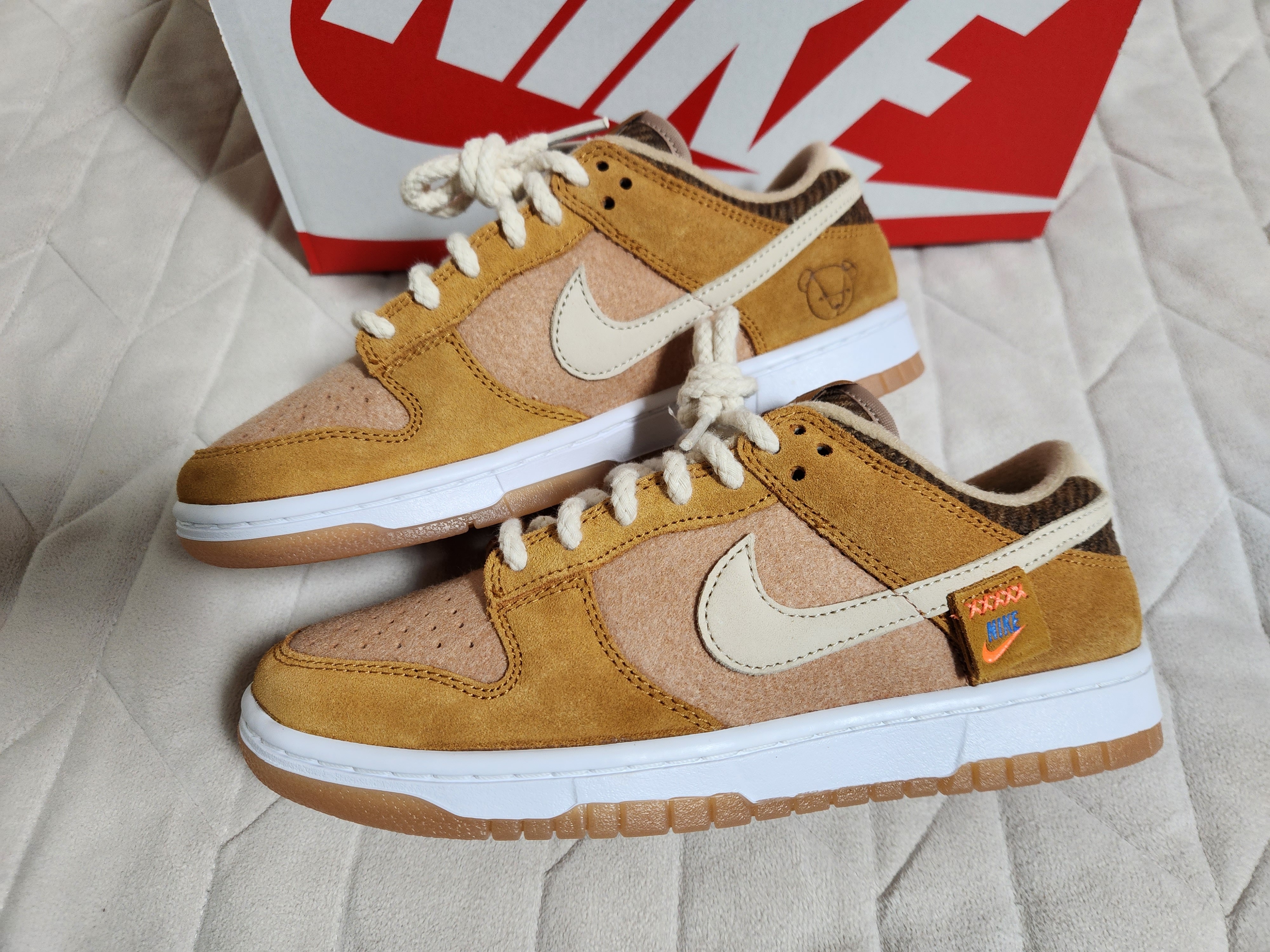 Nike Dunk Low SE Praline Desert Ochre 착용 스타일 - 3