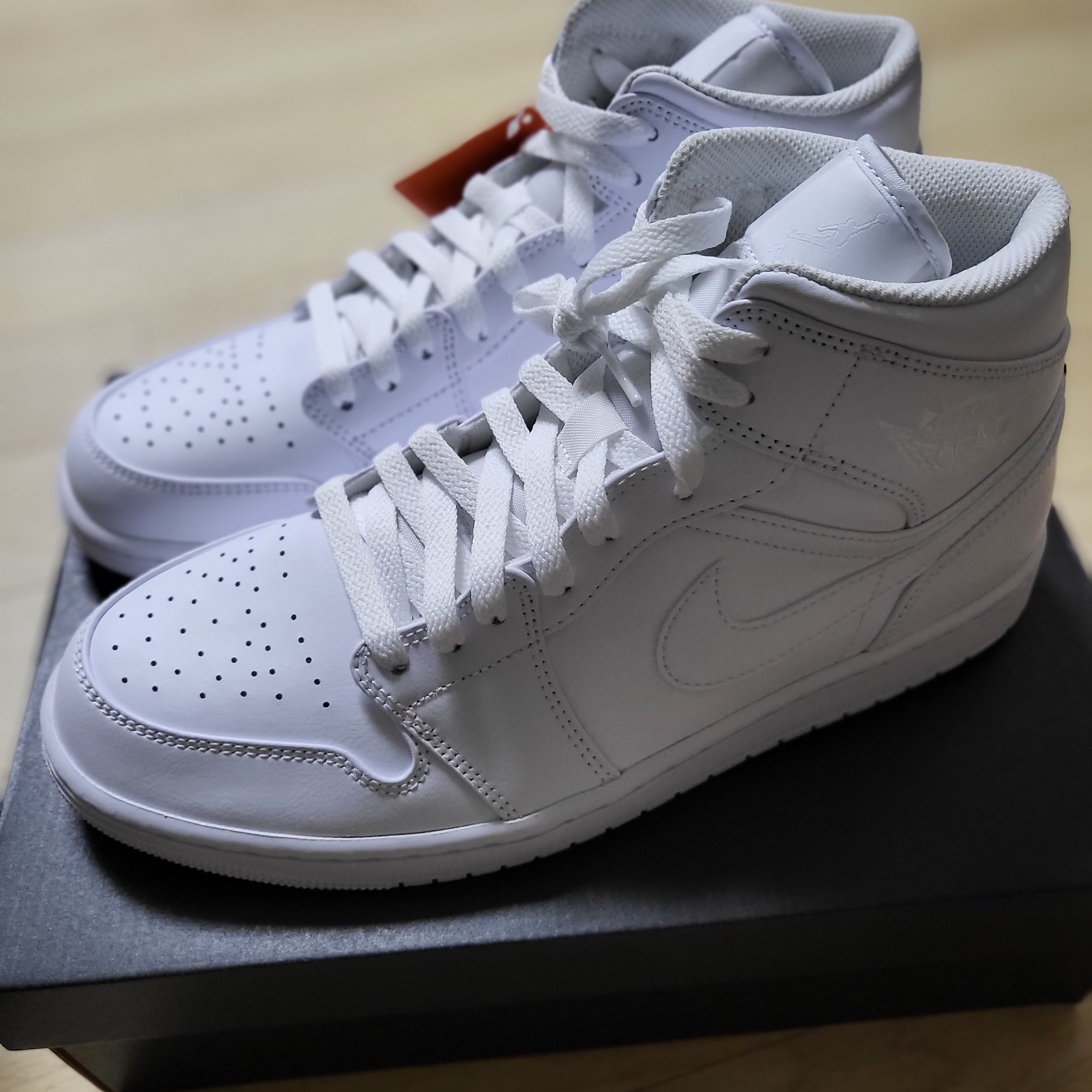 Jordan 1 Mid Triple White 2022 착용 스타일