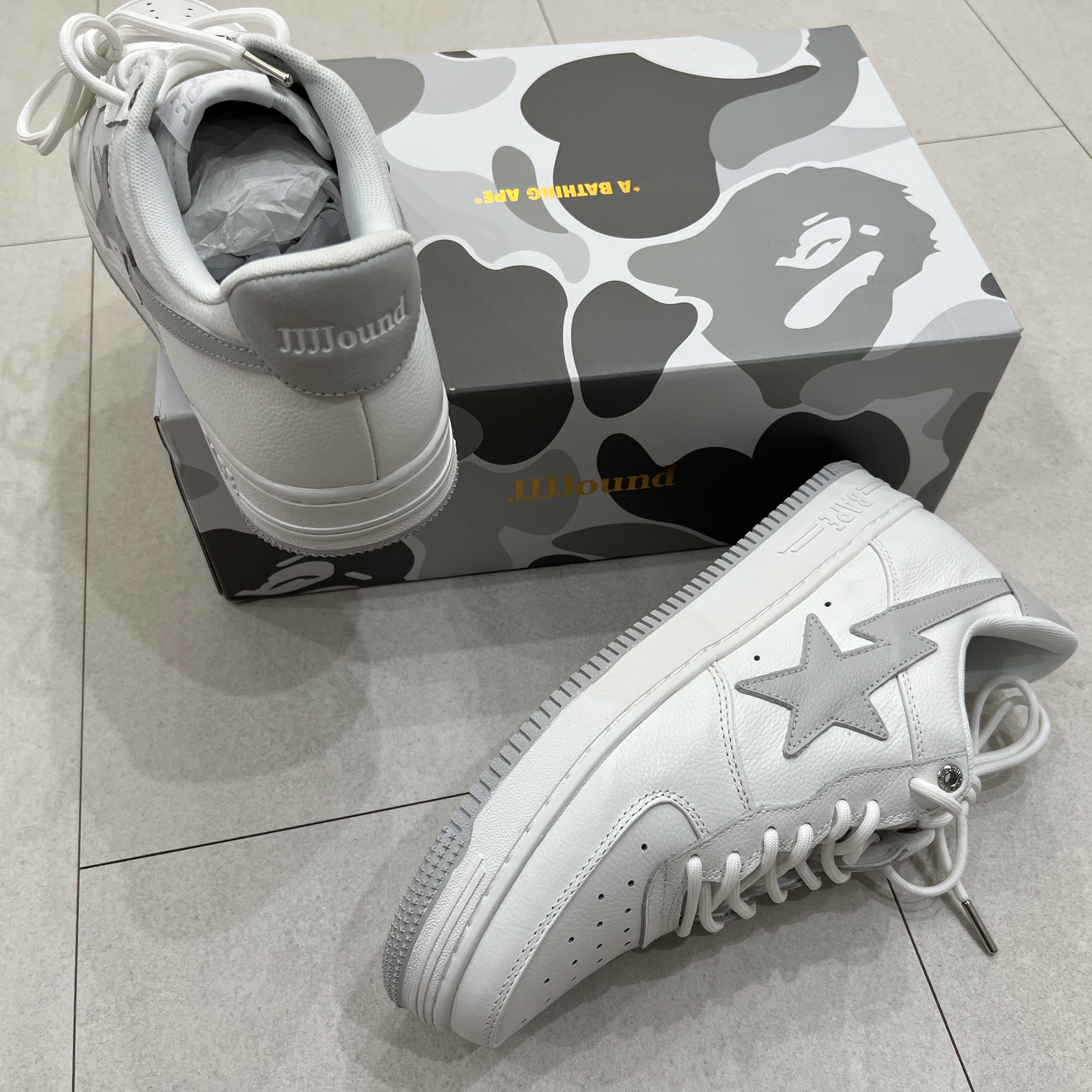 BAPE x JJJJound Bape Sta Low White Light Grey 착용 스타일 - 2