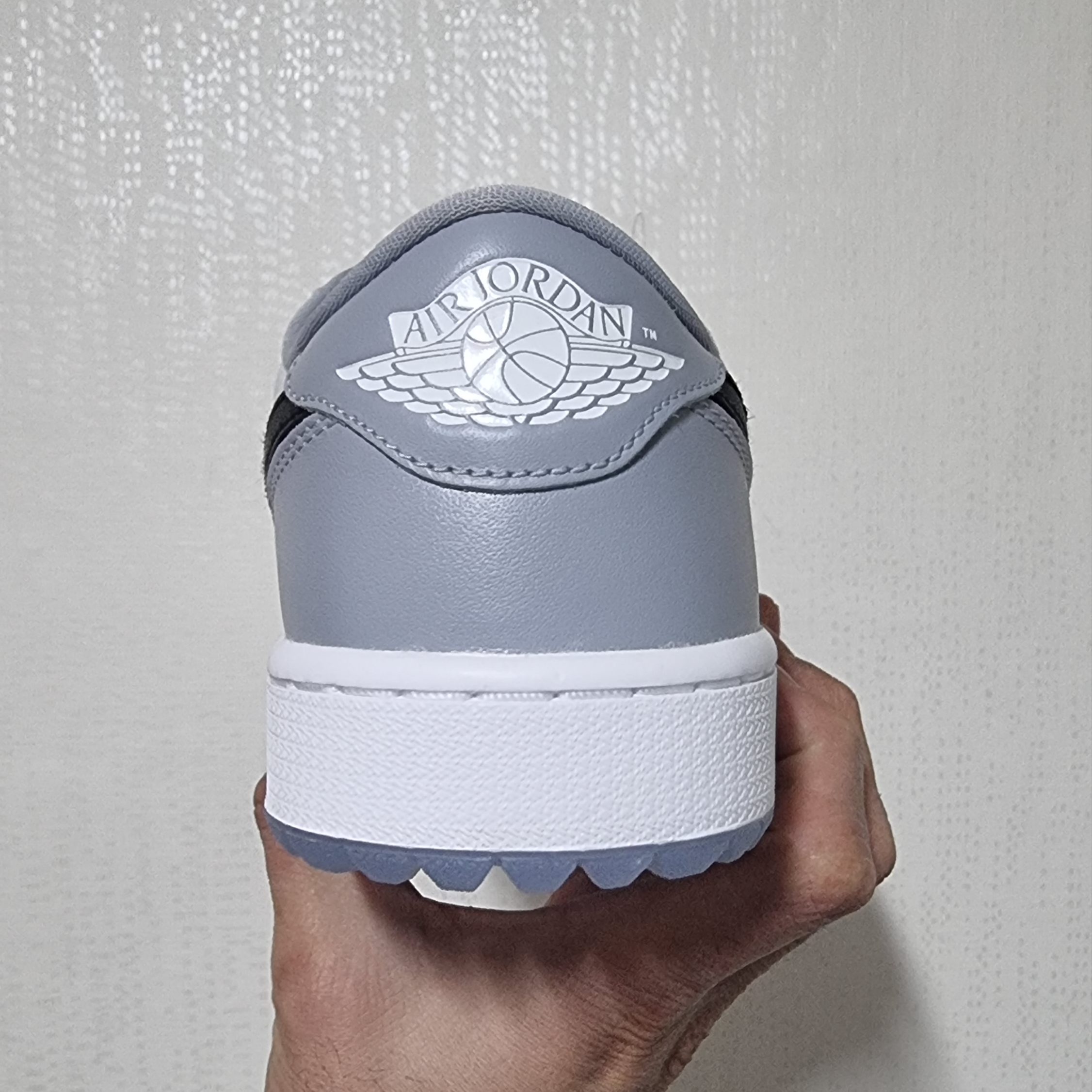 Jordan 1 Low Golf Wolf Grey 착용 스타일 - 3