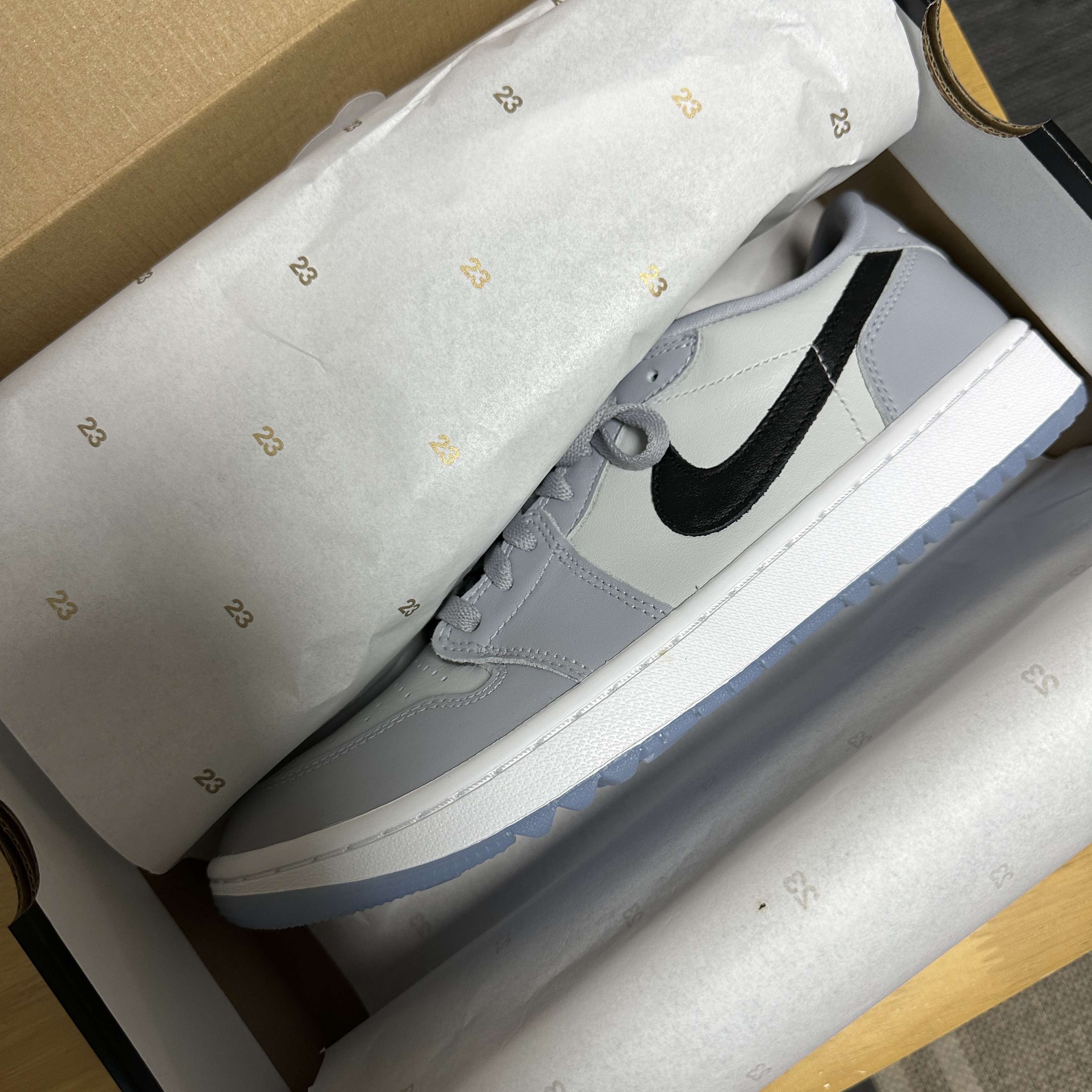 Jordan 1 Low Golf Wolf Grey 착용 스타일 - 2