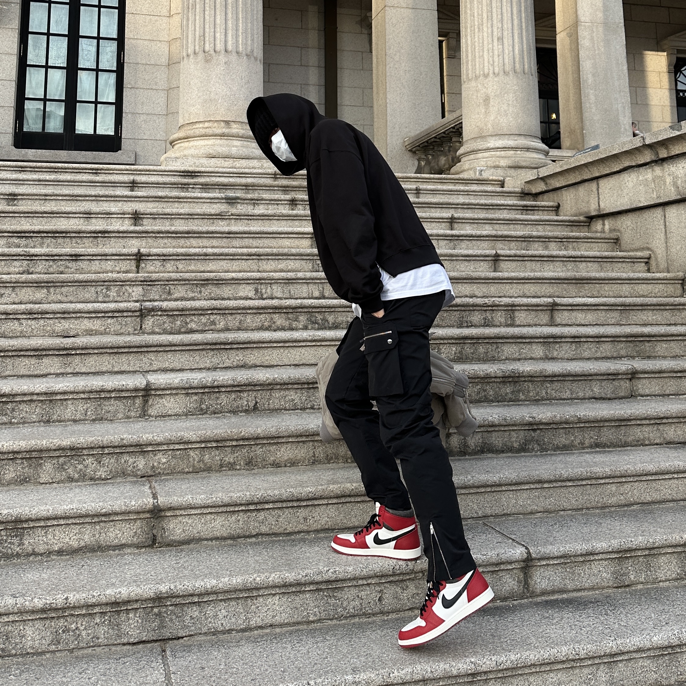 Jordan 1 Retro High OG Chicago 2022, Permanent Archive Side Pocket Zip Pants Black 착용 스타일