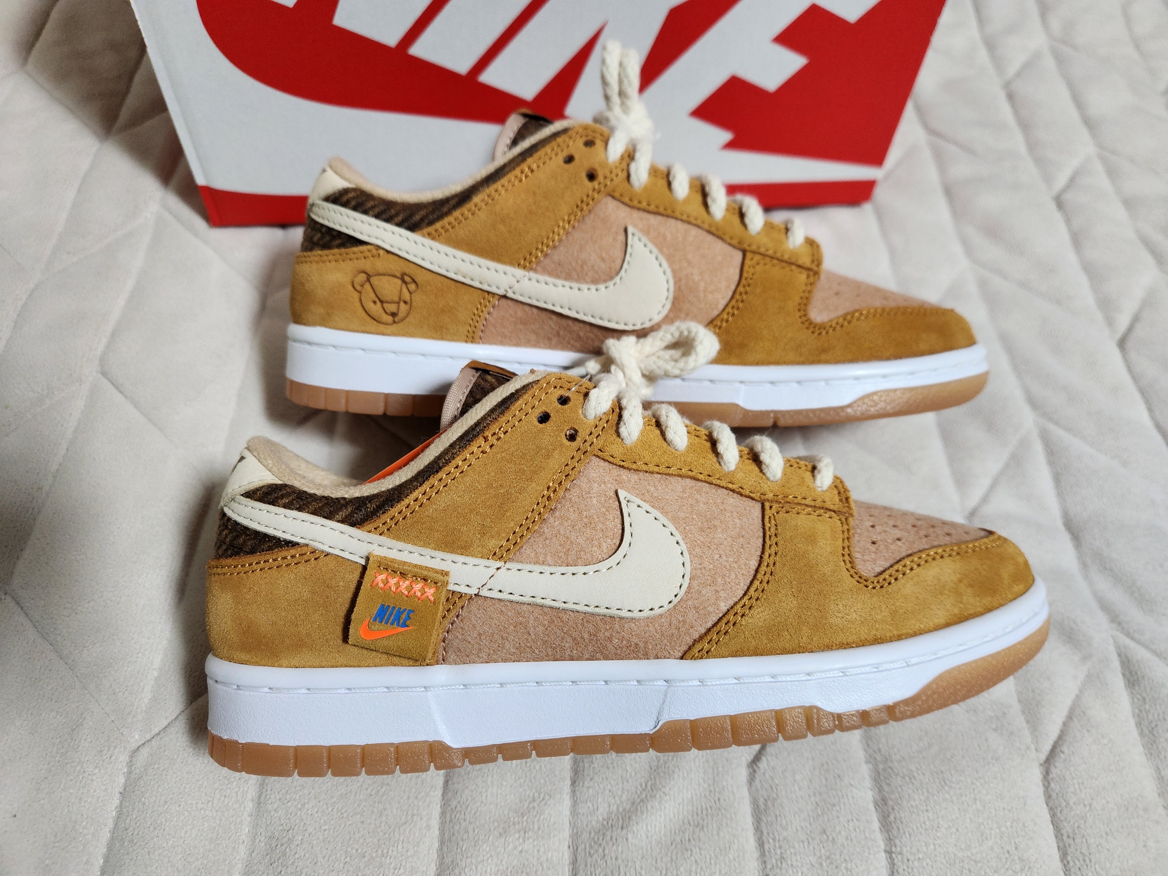 Nike Dunk Low SE Praline Desert Ochre 착용 스타일 - 4