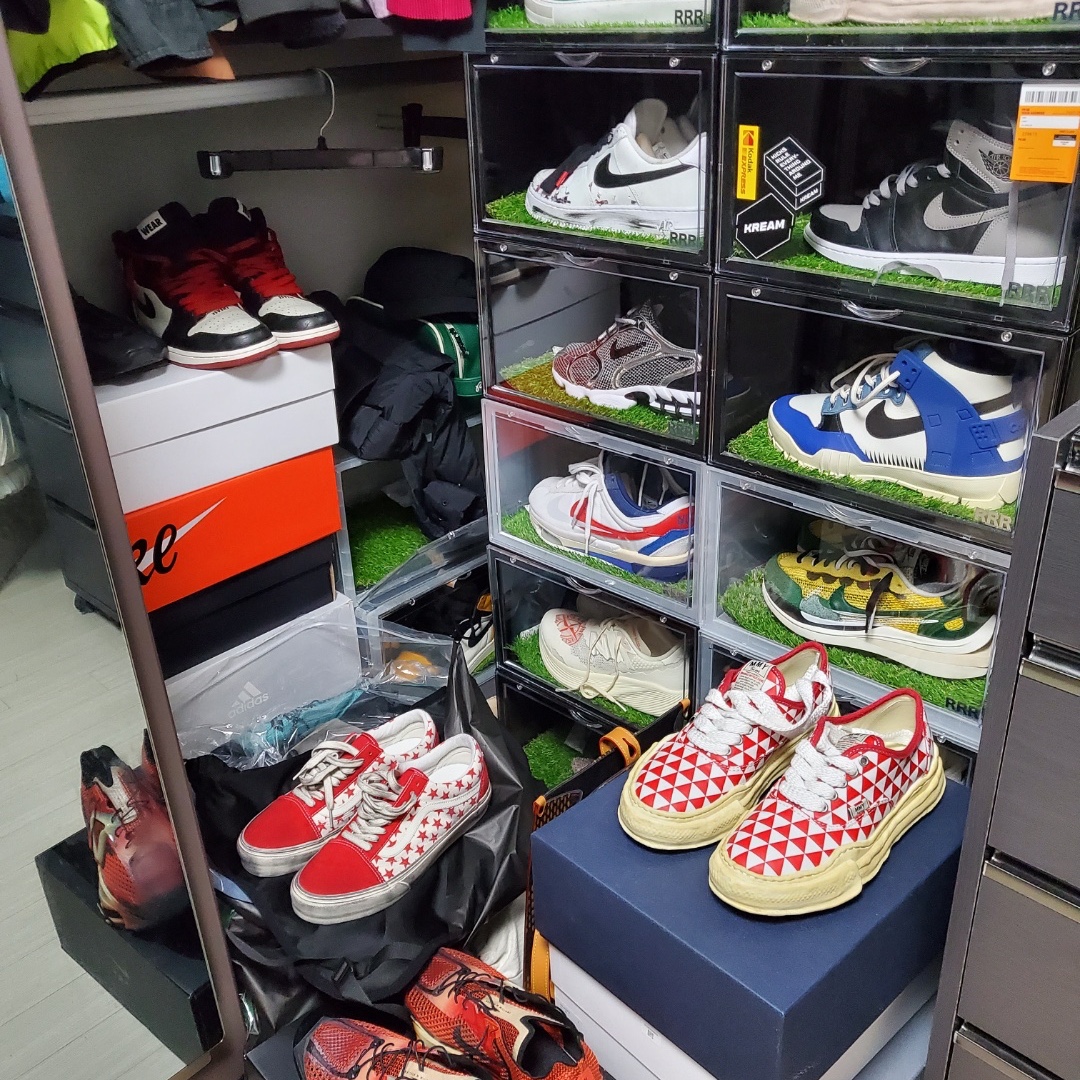 Vans Vault x Bianca Chandon Old Skool LX Stressed Red White, Nike x Matthew M Williams Zoom 004 Rust Factor 착용 스타일 - 1