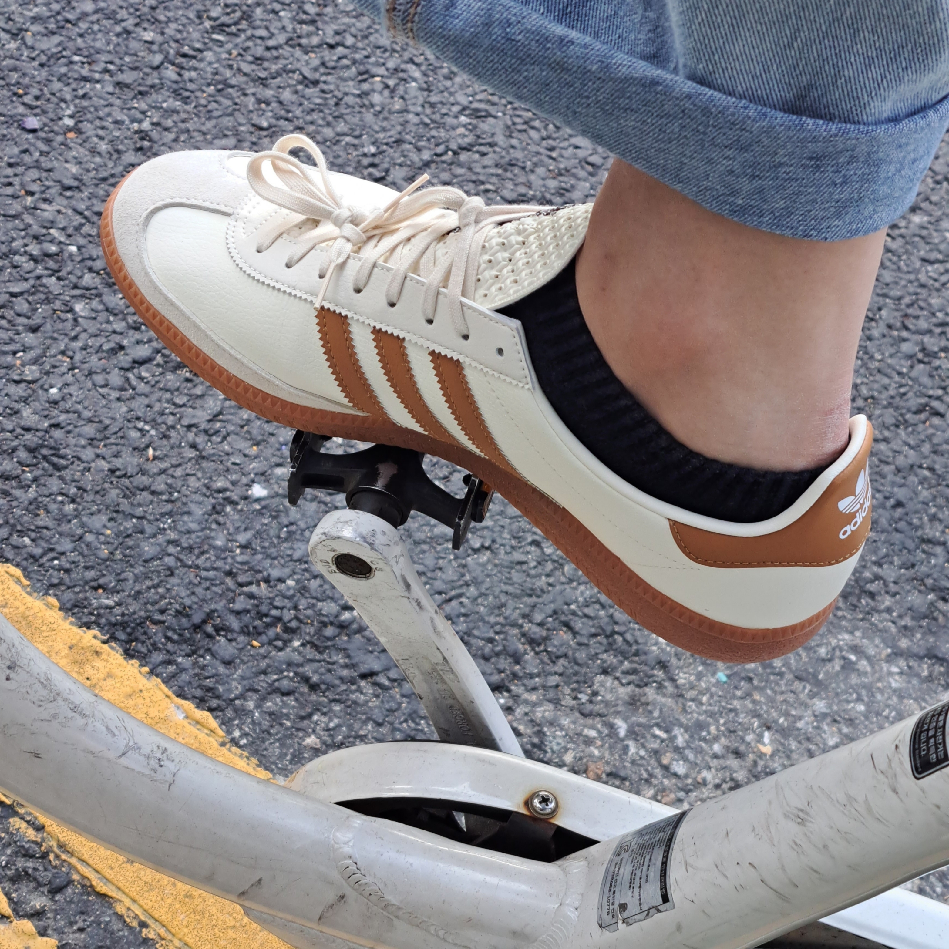 Adidas City Series Triest Cream White 착용 스타일 - 2