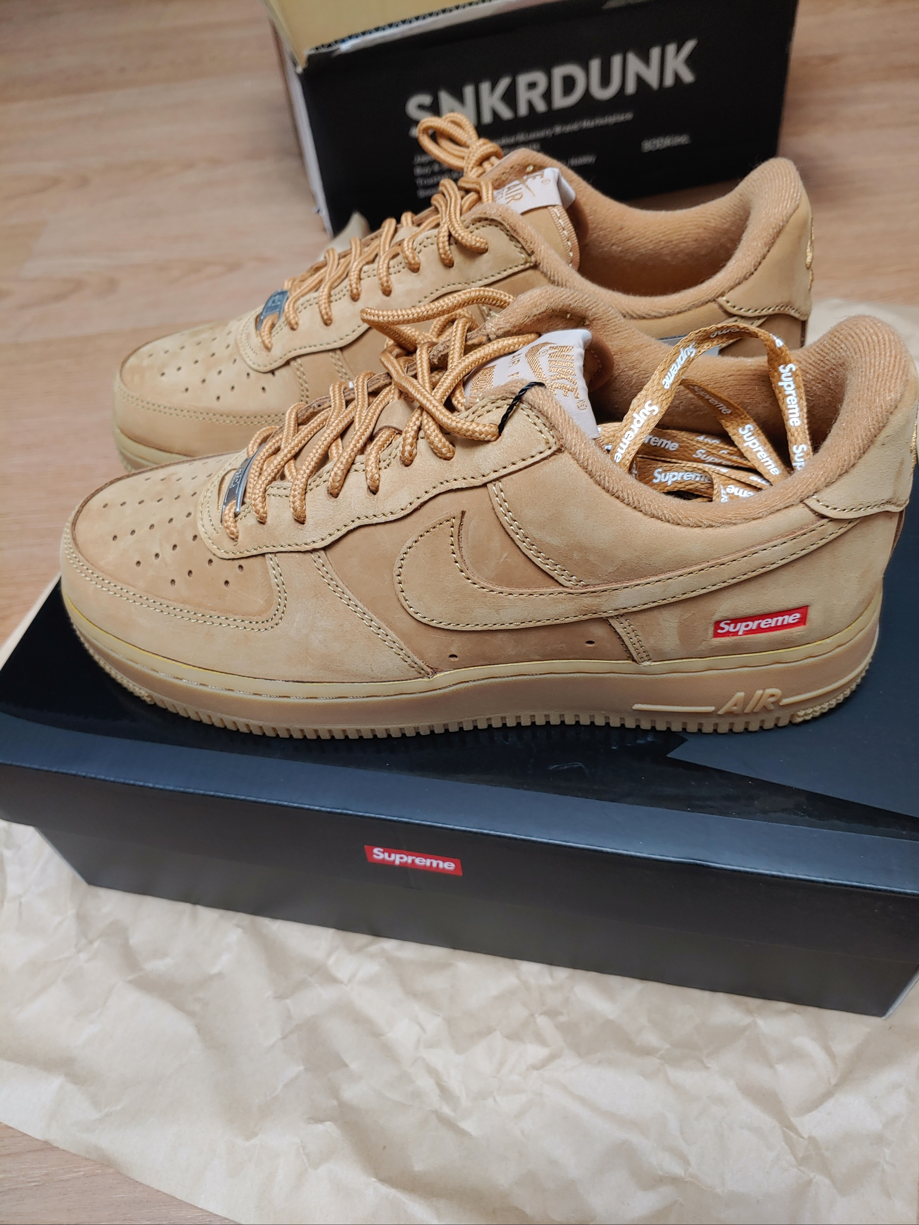 Nike x Supreme Air Force 1 Low Flax 착용 스타일 - 2