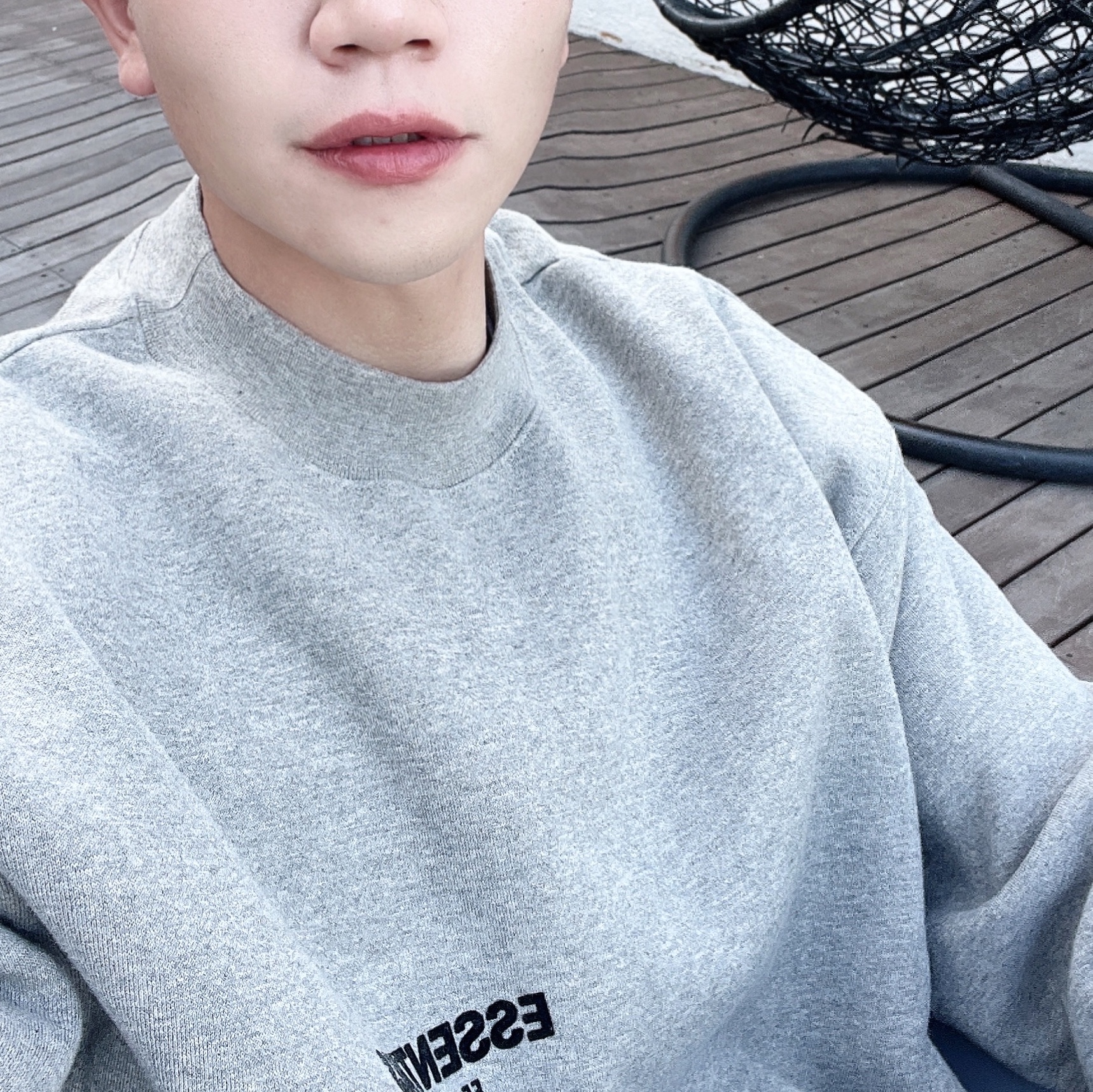 Essentials The Core Collection Crewneck Sweatshirt Dark Oatmeal, Apple Watch Series 8 45mm GPS Midnight Aluminium Case with Sport Band Midnight (Korean Ver.) 착용 스타일 - 3