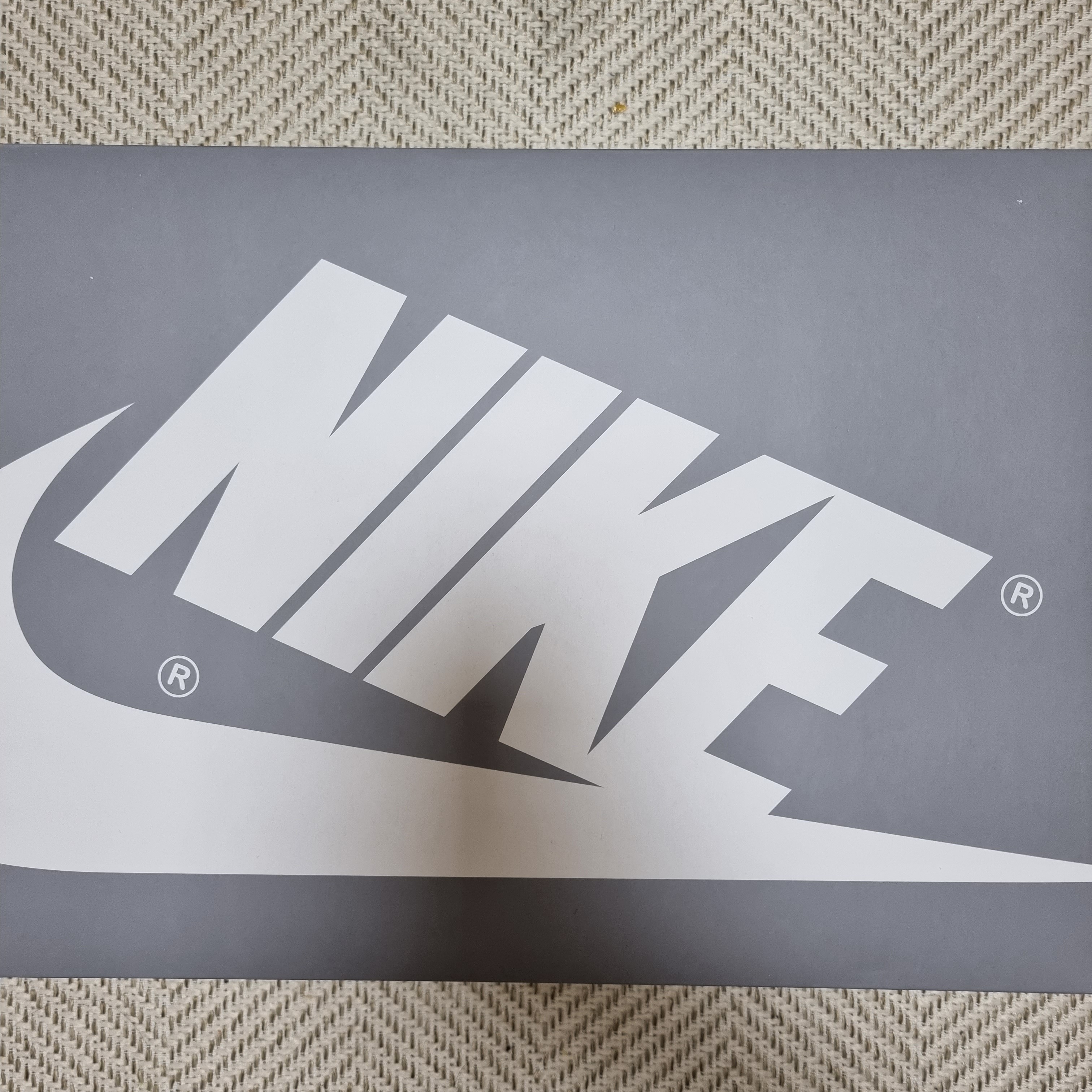 Jordan 1 Retro High OG Stealth 착용 스타일 - 5
