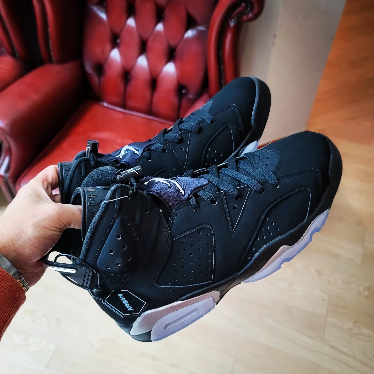 Jordan 6 Retro Metallic Silver 착용 스타일 - 1