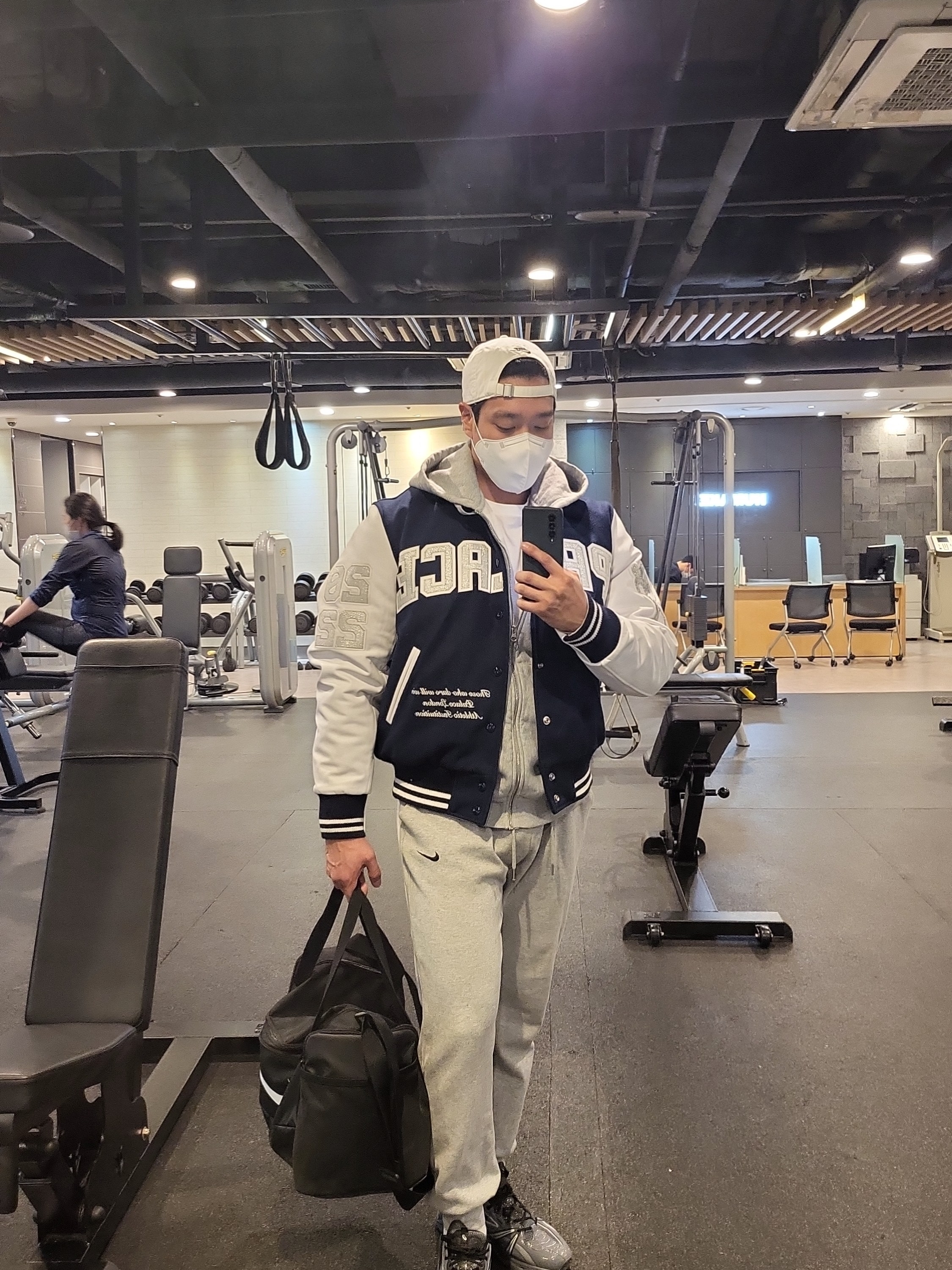 Palace Greek Varsity Jacket Blue - 22FW, Stussy Overdyed Zip Hoodie Grey Heather 2021 착용 스타일 - 1
