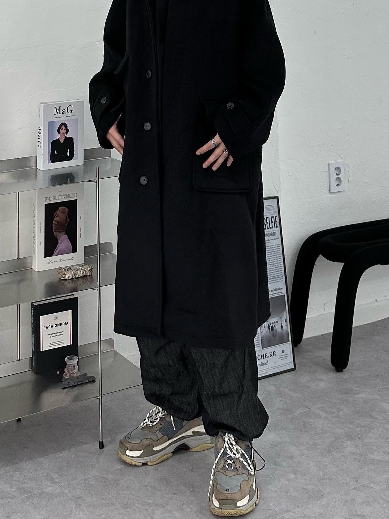 Balenciaga Triple S Grey 2018 착용 스타일 - 2