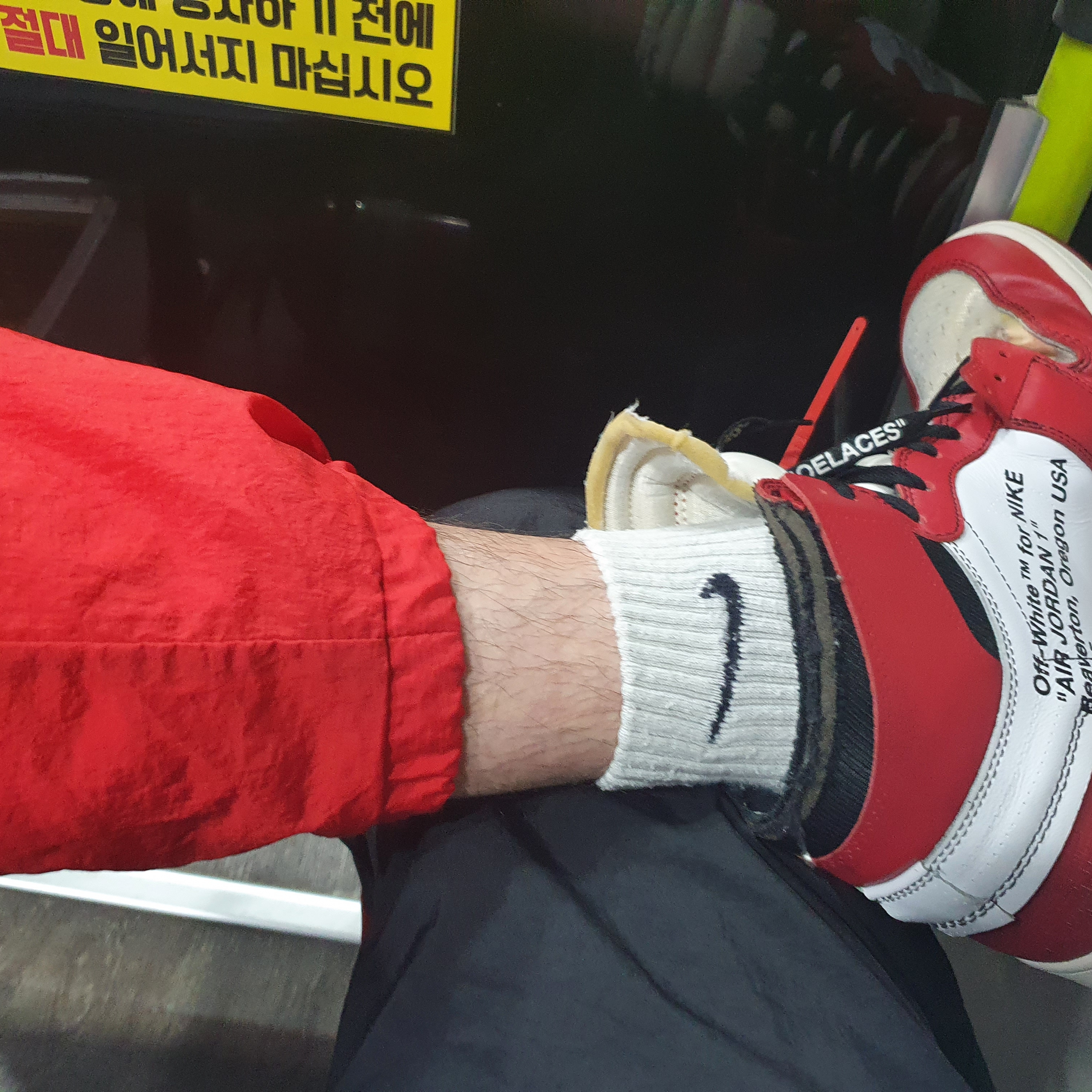 Jordan 1 x Off-White Retro High Chicago The Ten 착용 스타일