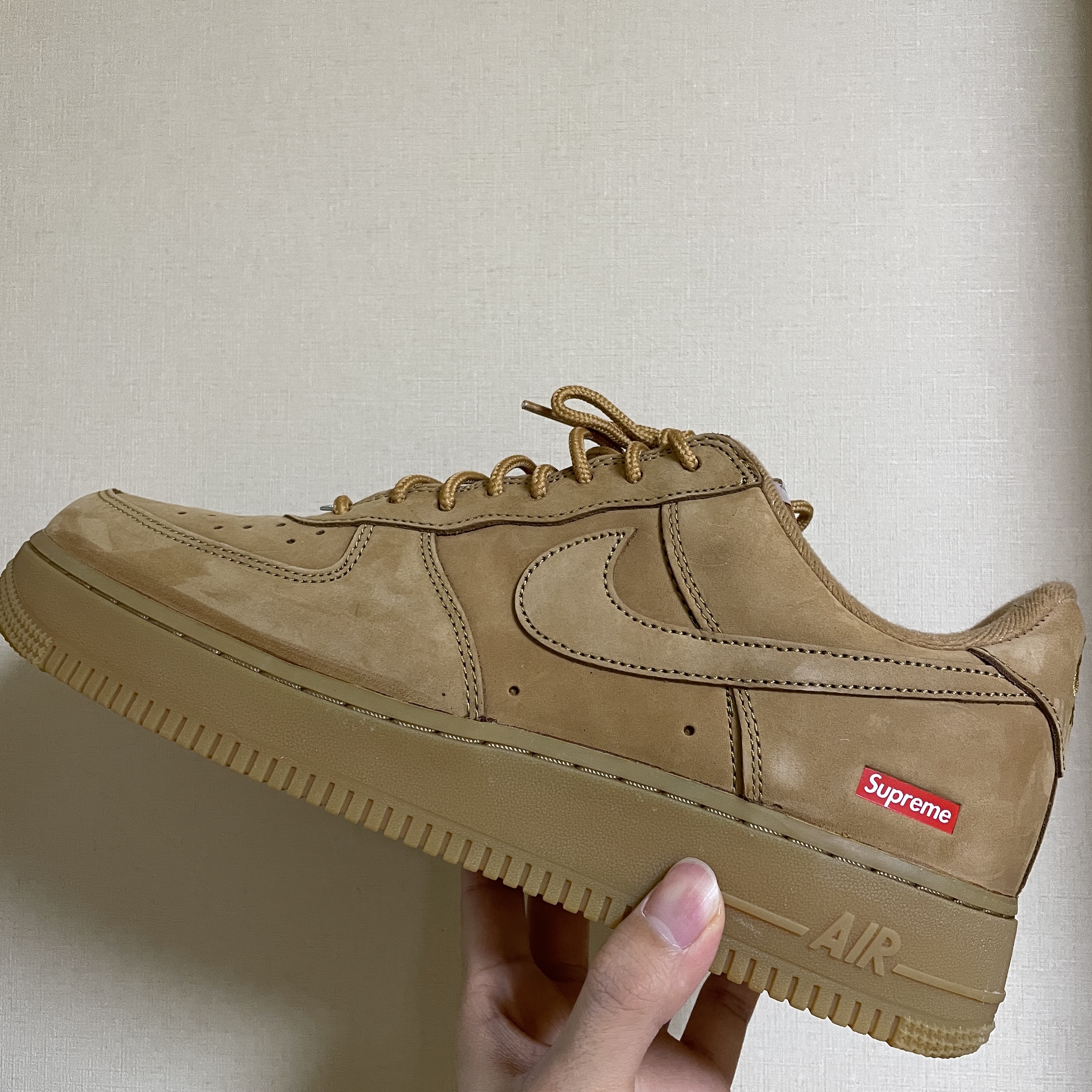 Nike x Supreme Air Force 1 Low Flax 착용 스타일