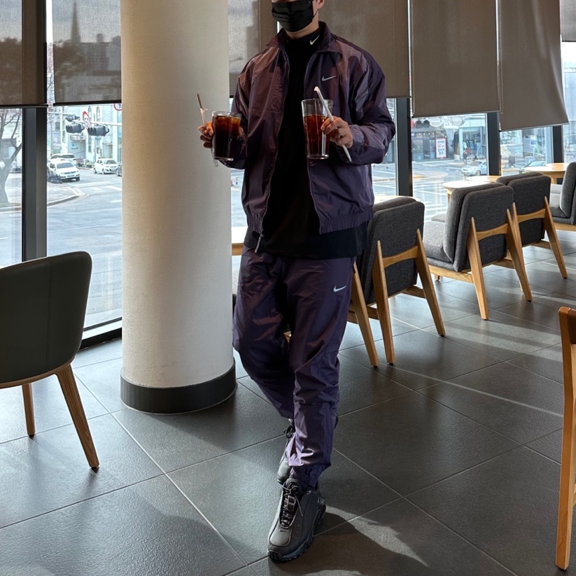 Nike x Drake Nocta NRG Nylon Track Jacket Dark Raisin - Asia, Nike x Drake Nocta NRG Nylon Track Pants Dark Raisin - Asia 착용 스타일 - 2