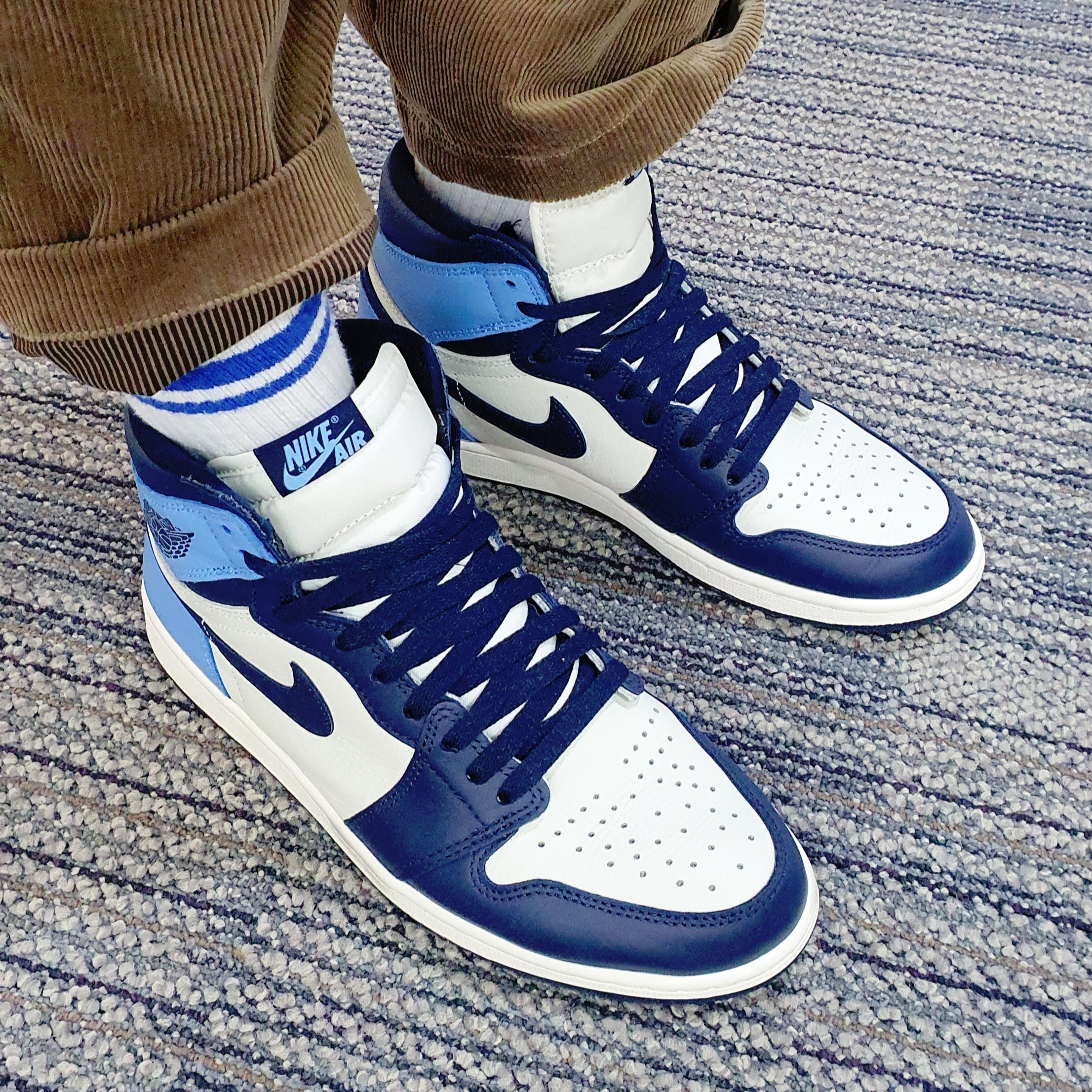 Jordan 1 Retro High Obsidian UNC 착용 스타일 - 1