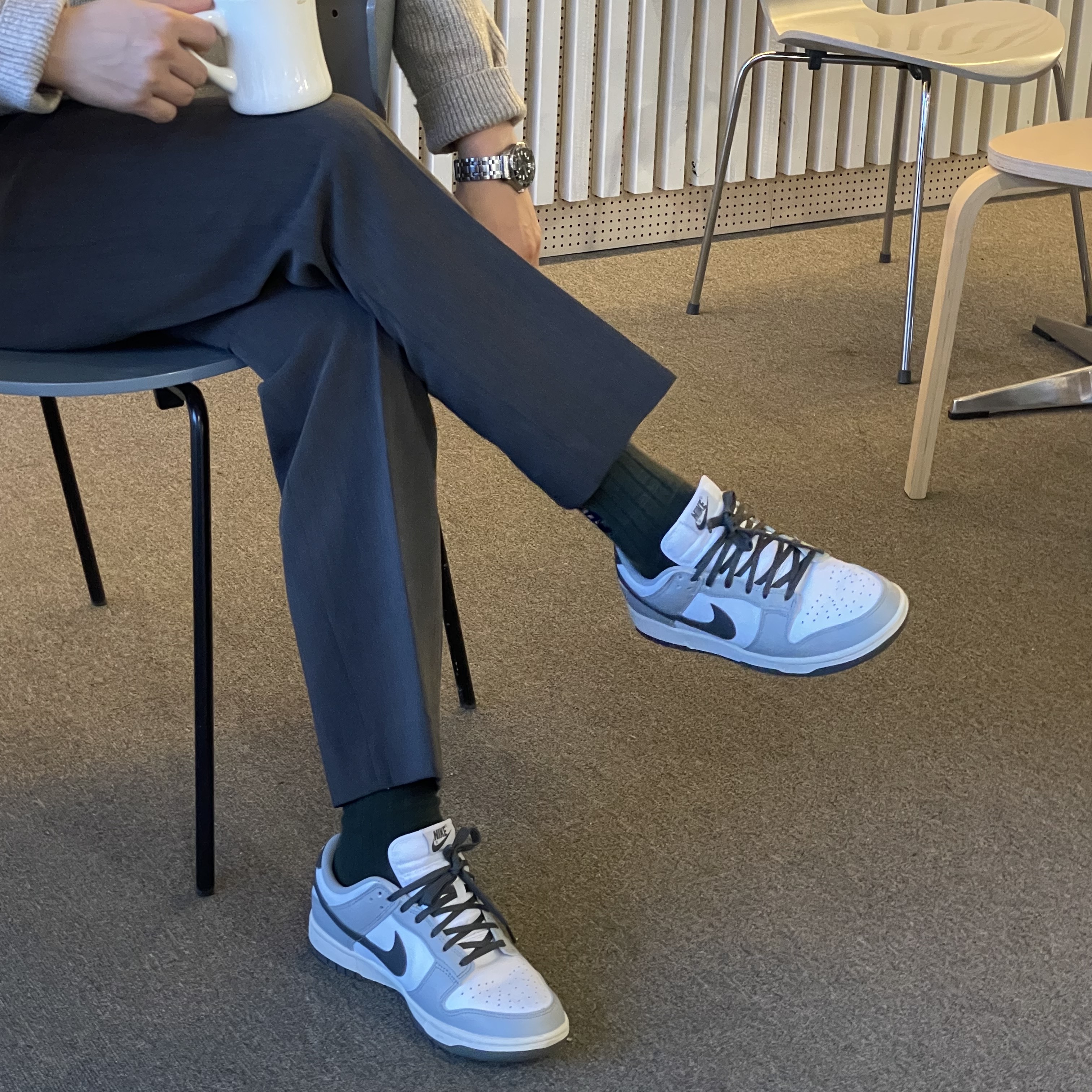(W) Nike Dunk Low Light Smoke Grey 착용 스타일 - 1