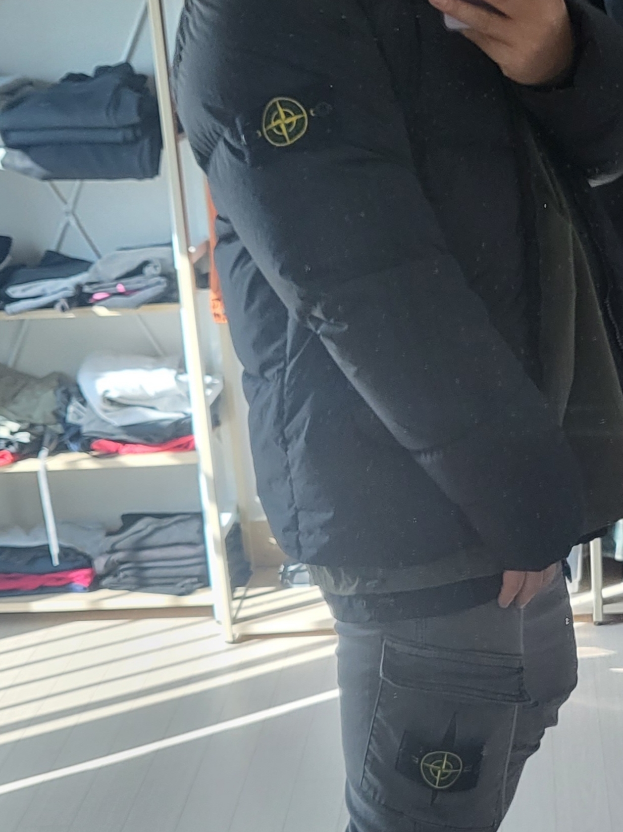Stone Island 40223 Garment Dyed Crinkle Reps Down Jacket Black - 22FW 착용 스타일