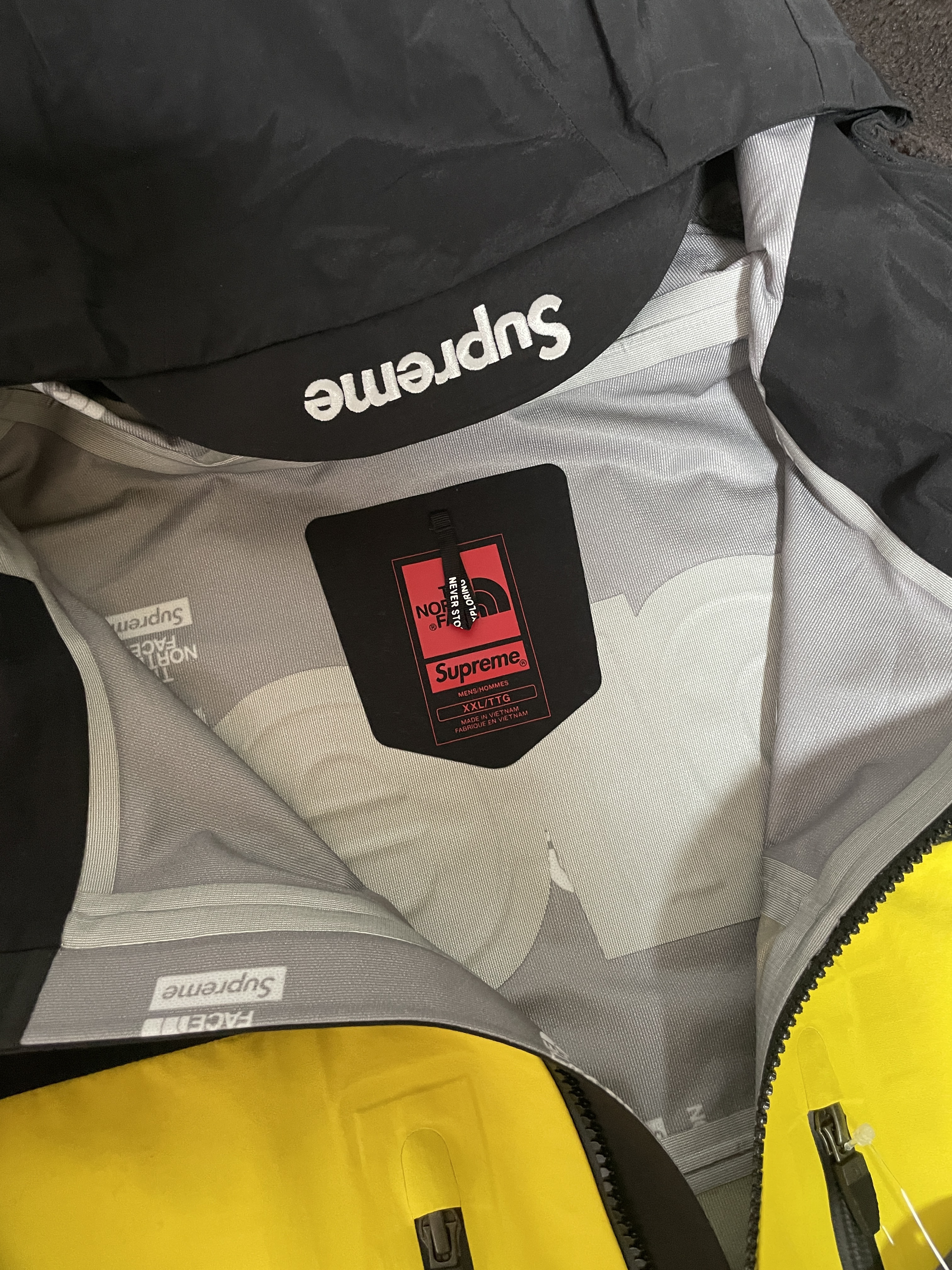Supreme x The North Face Taped Seam Shell Jacket Yellow - 22FW 착용 스타일 - 3