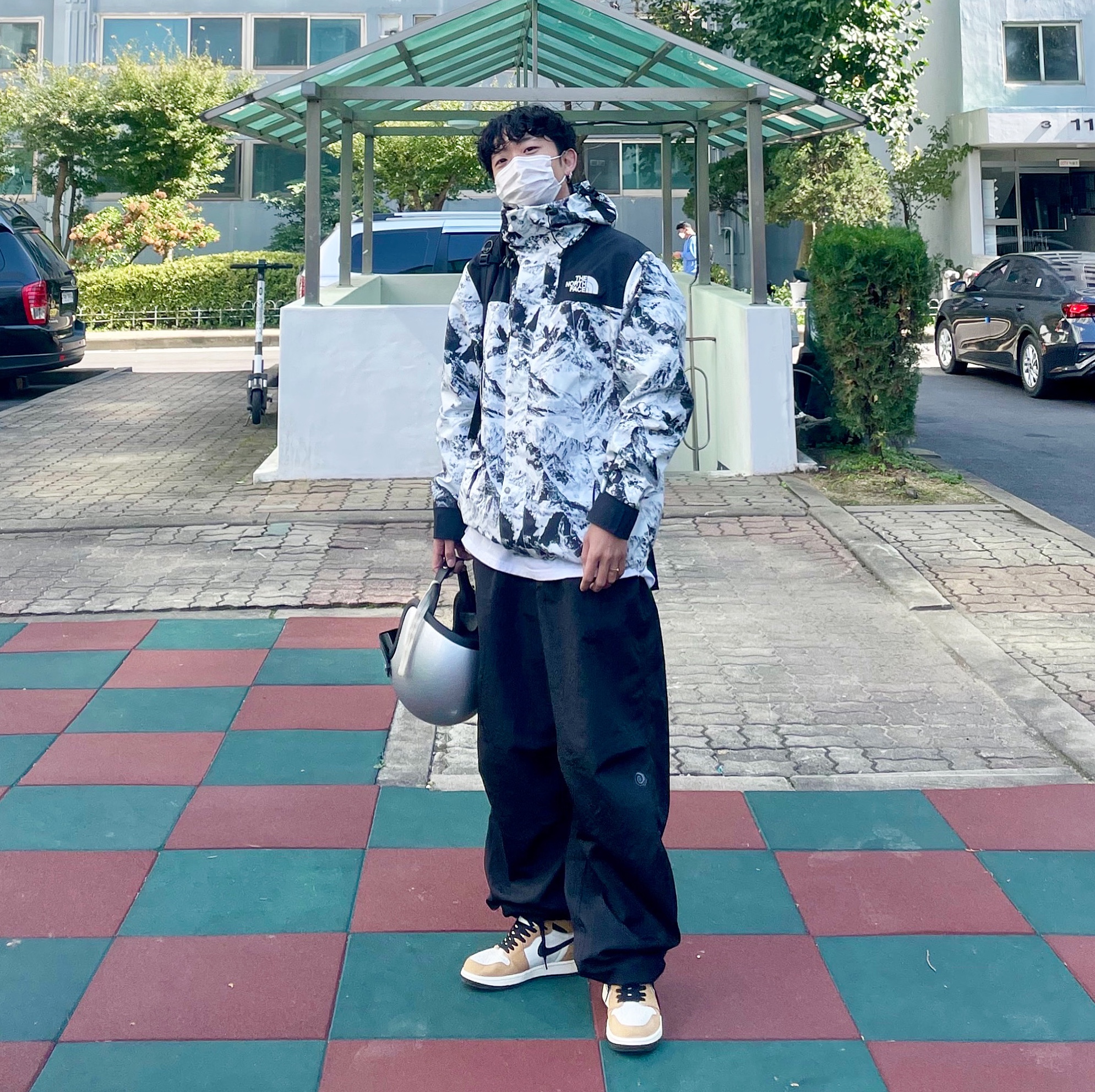 The North Face Novelty Eco GTX Mountain Jacket Nutral Gray, Jordan 1 Retro High Rookie of the Year 착용 스타일