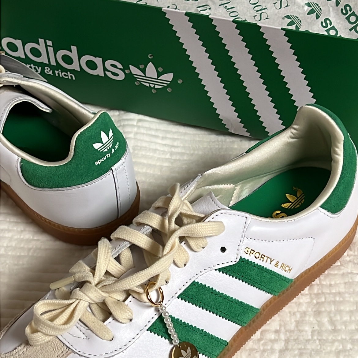 Adidas x Sporty & Rich Samba OG Cloud White Green 착용 스타일