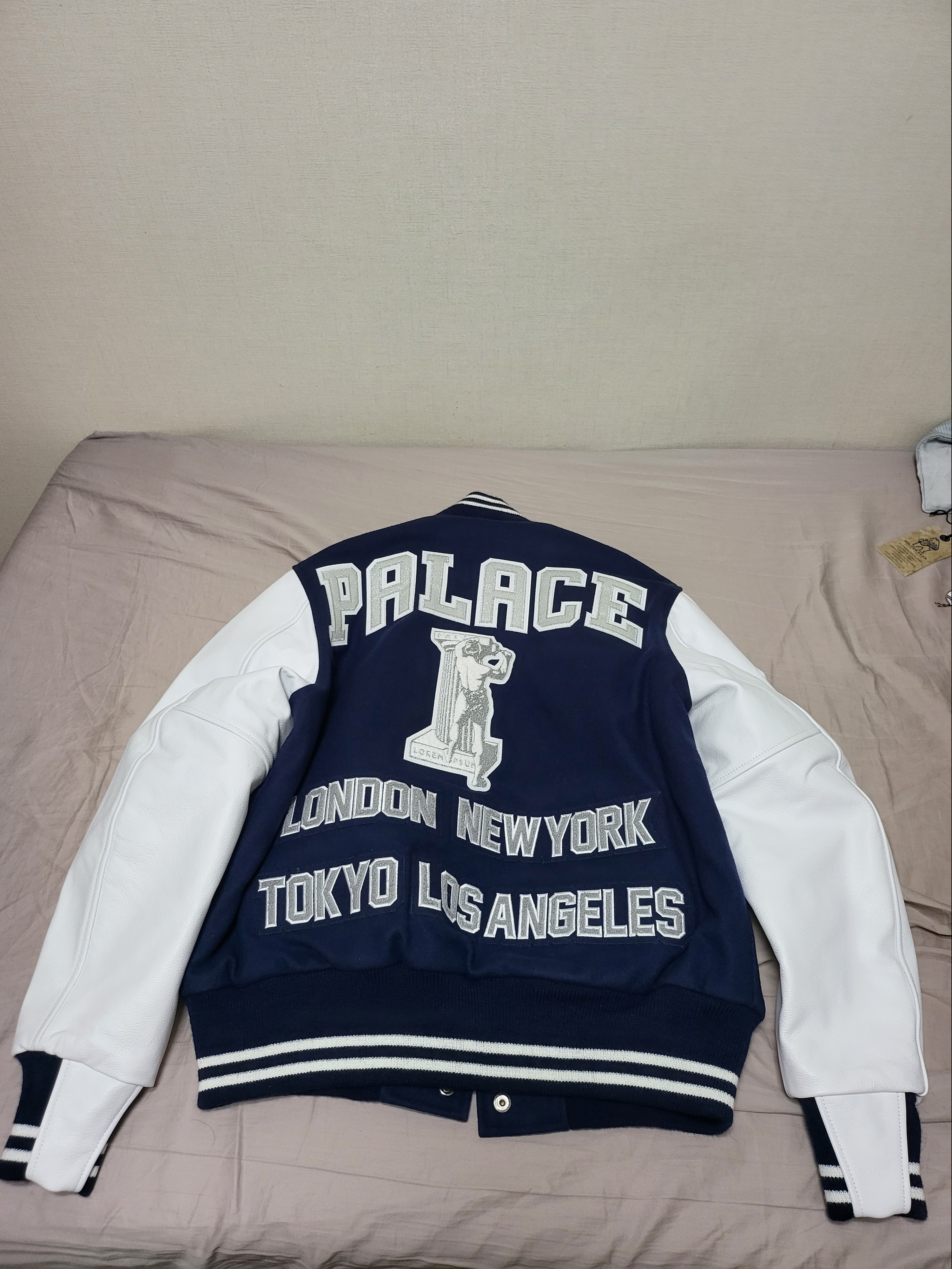 Palace Greek Varsity Jacket Blue - 22FW, Stussy Overdyed Zip Hoodie Grey Heather 2021 착용 스타일 - 3