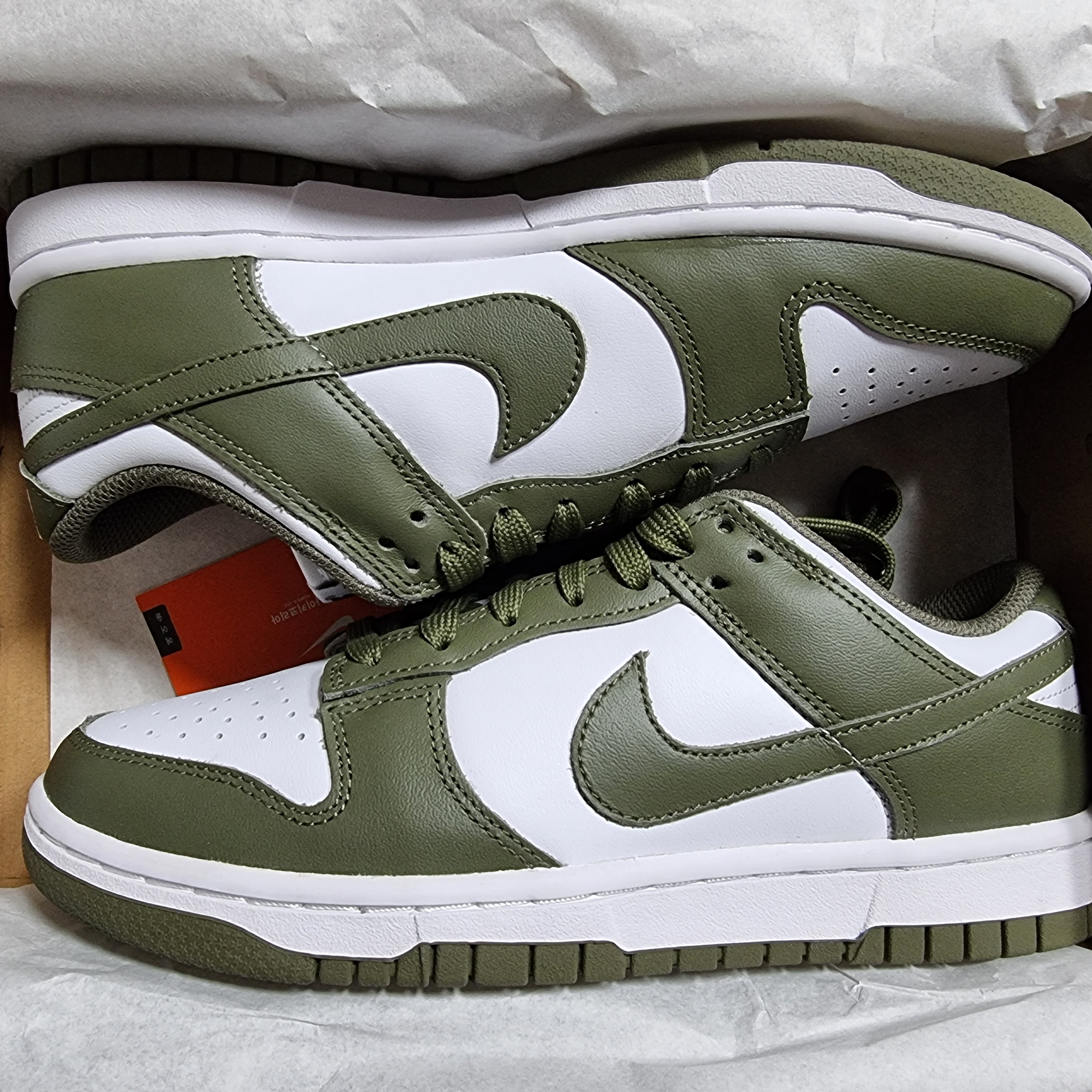 (W) Nike Dunk Low Medium Olive 착용 스타일