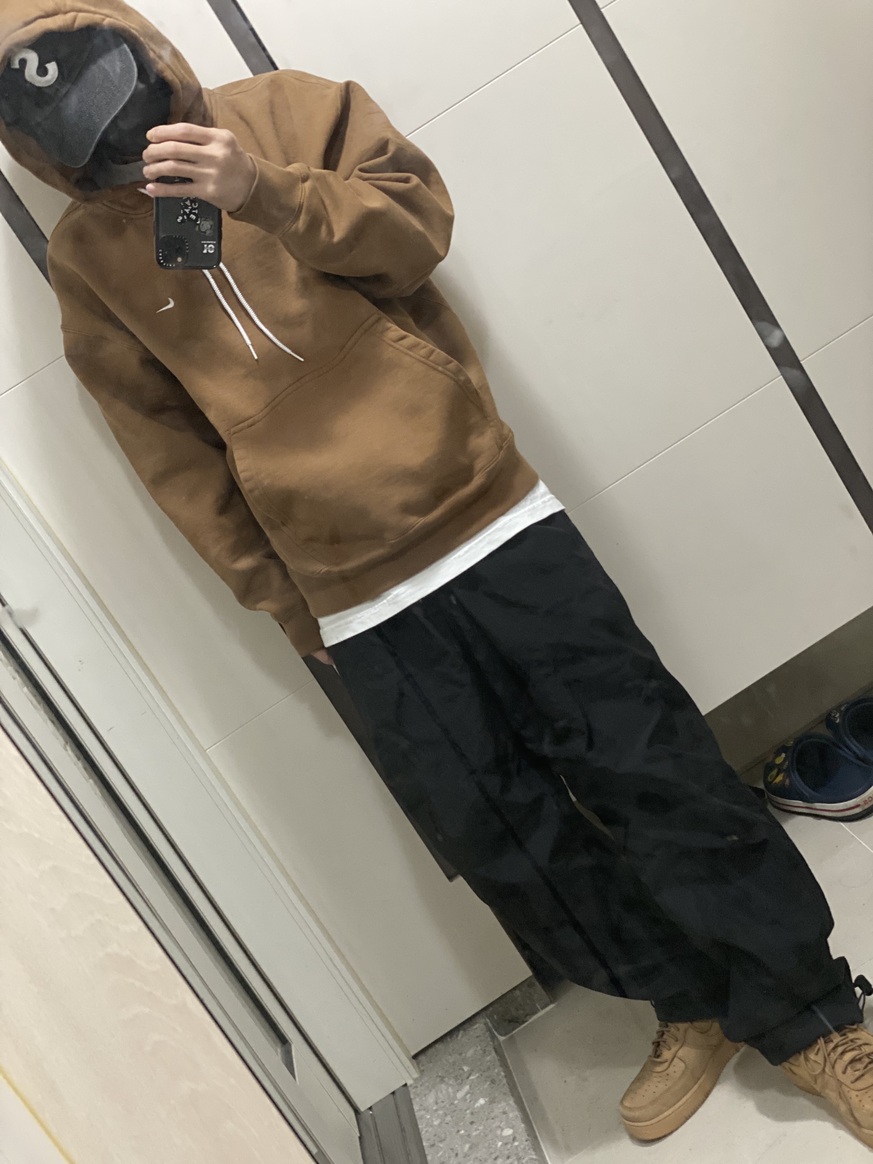 Nike Air Force 1 '07 WB Flax, Nike NRG Solo Swoosh Fleece Hoodie Ale Brown - Asia 착용 스타일