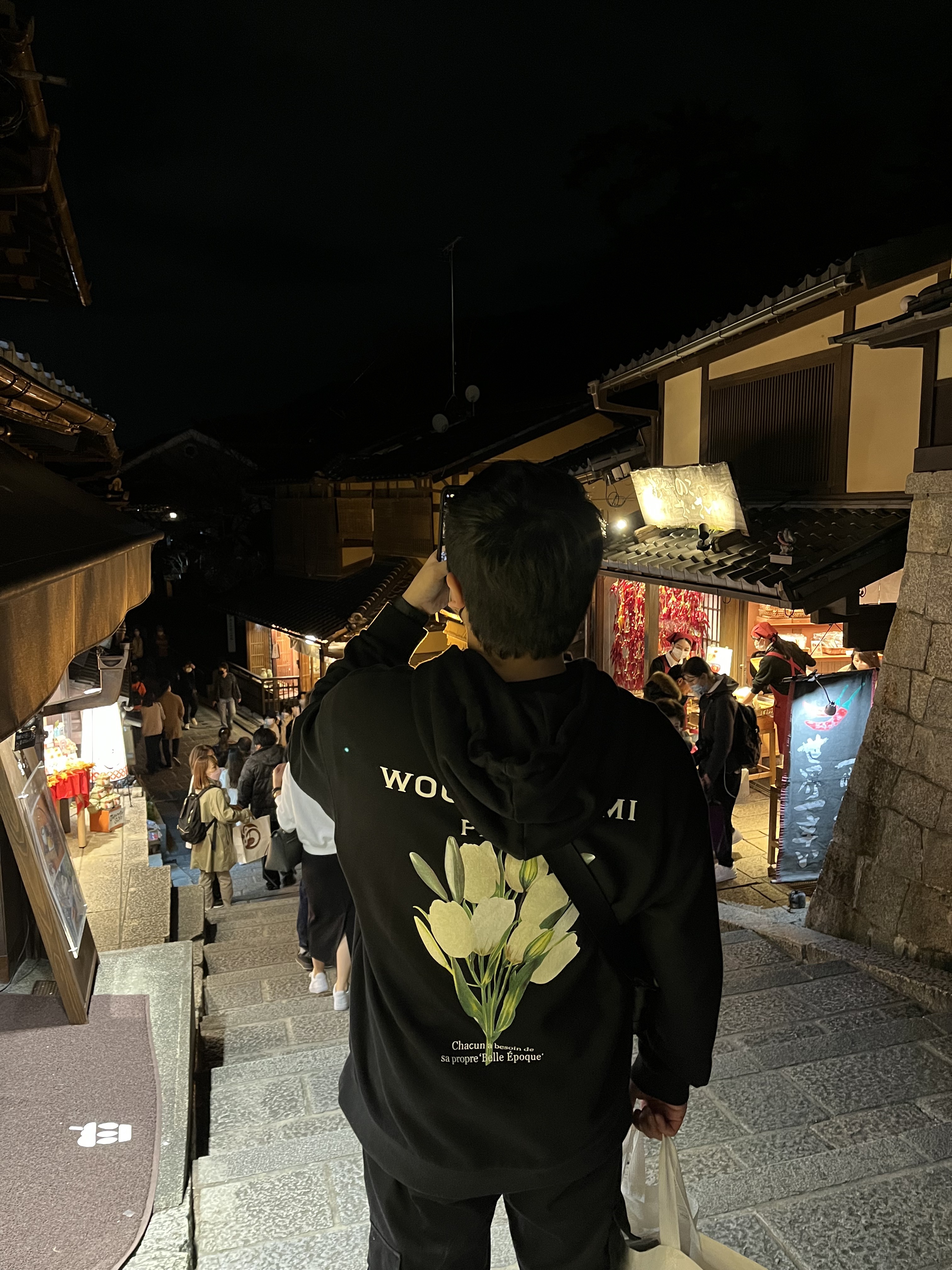 Wooyoungmi Flower Print Back Logo Hoodie Black - 22SS, Bottega Veneta Mini Sling Cassette Black 착용 스타일
