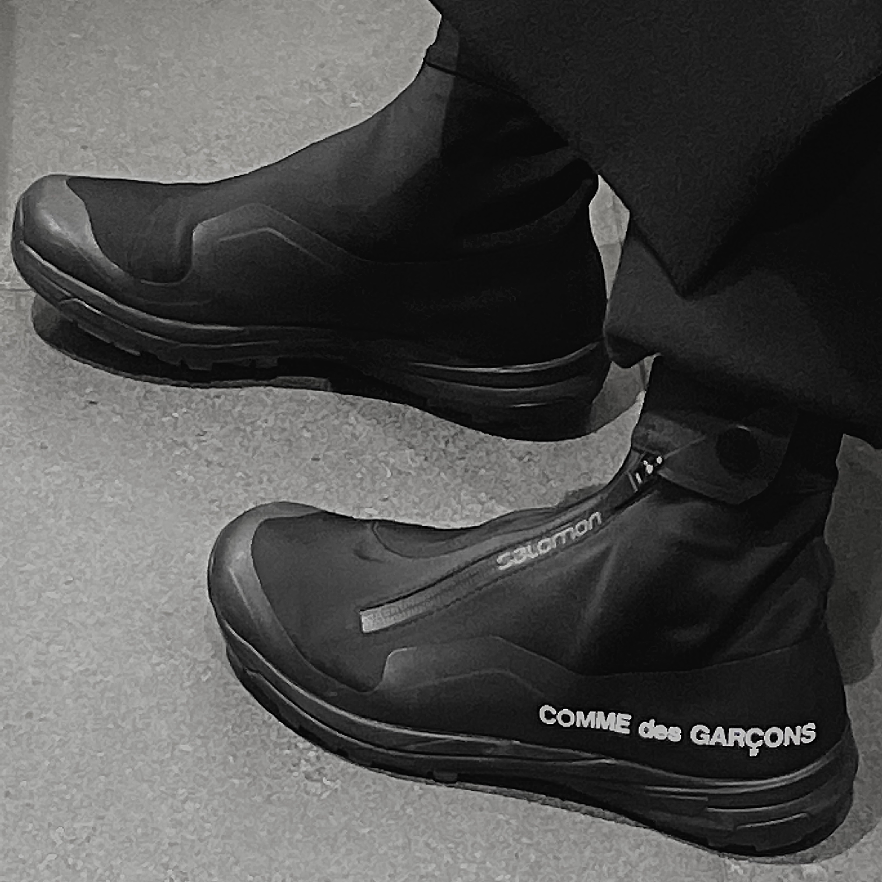 Salomon x Comme des Garcons XA-Alpine 2 Black, Peaceminusone Pin Set #2 Multi 착용 스타일 - 1