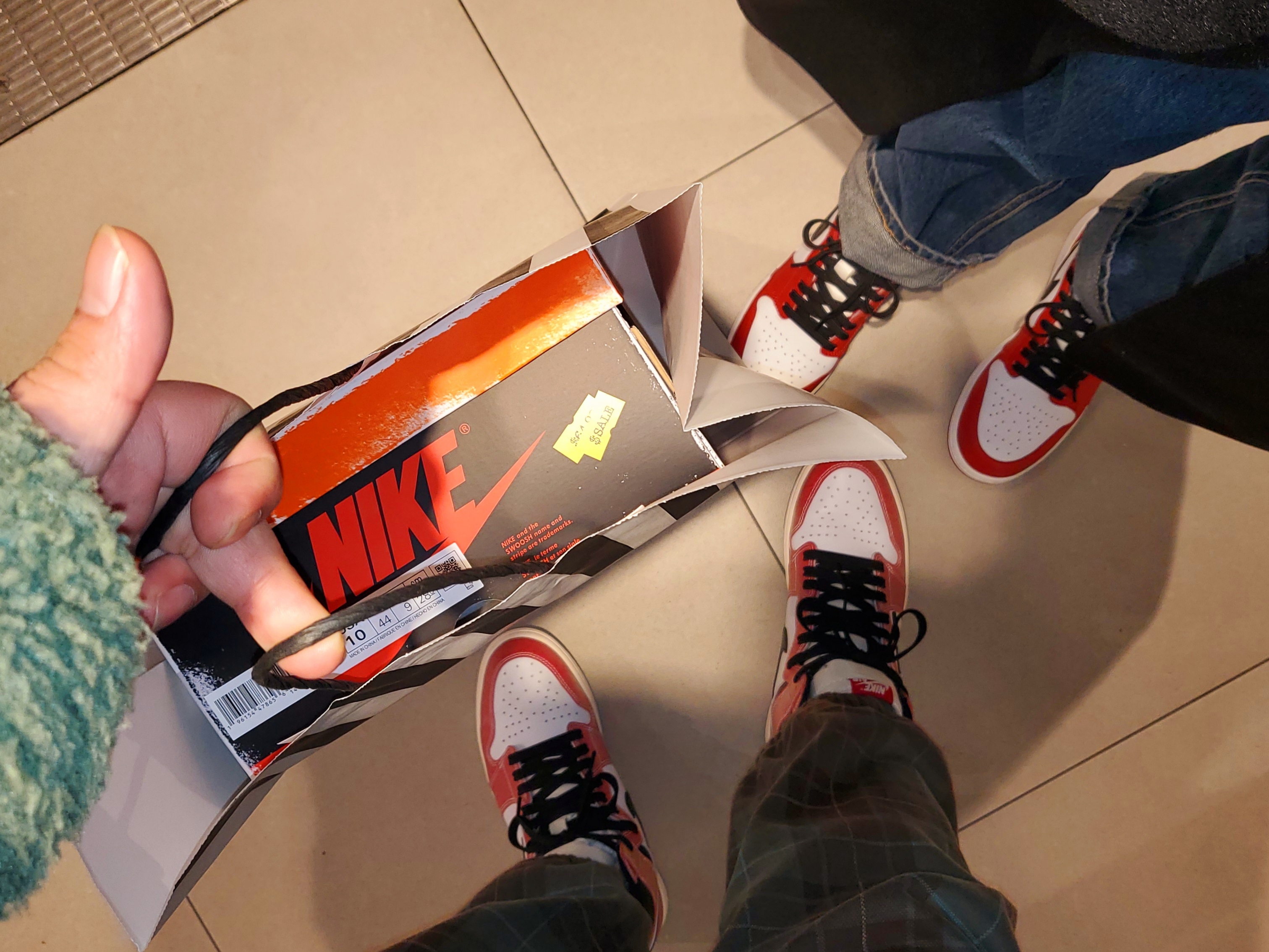 Jordan 1 x Trophy Room Retro High OG SP Chicago, (GS) Jordan 1 Retro High OG Chicago 2015 착용 스타일 - 1