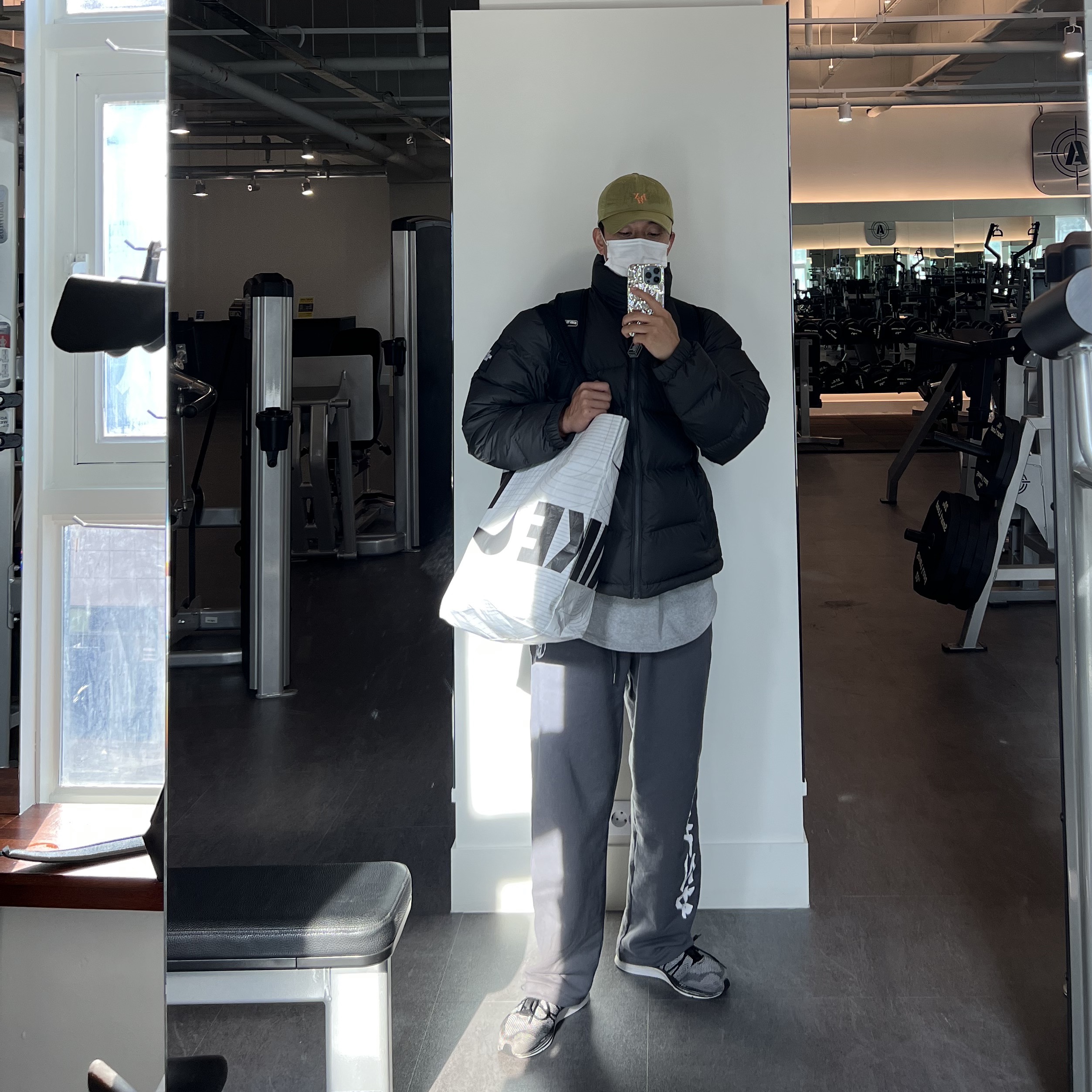 The North Face 1992 Nuptse Jacket Charcoal, Nike Flyknit Trainer Oreo 착용 스타일