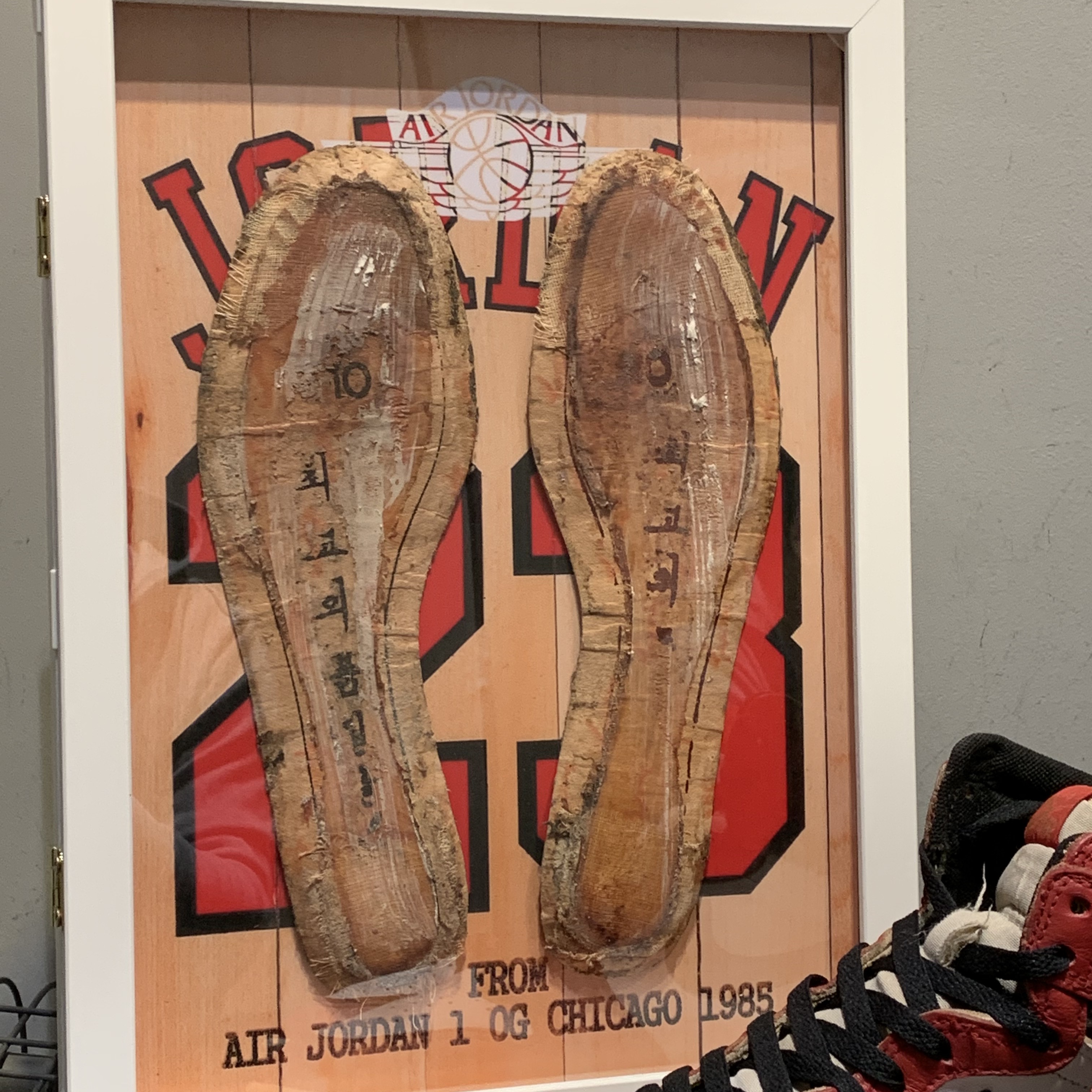 Jordan 1 OG Chicago 1985 착용 스타일 - 2