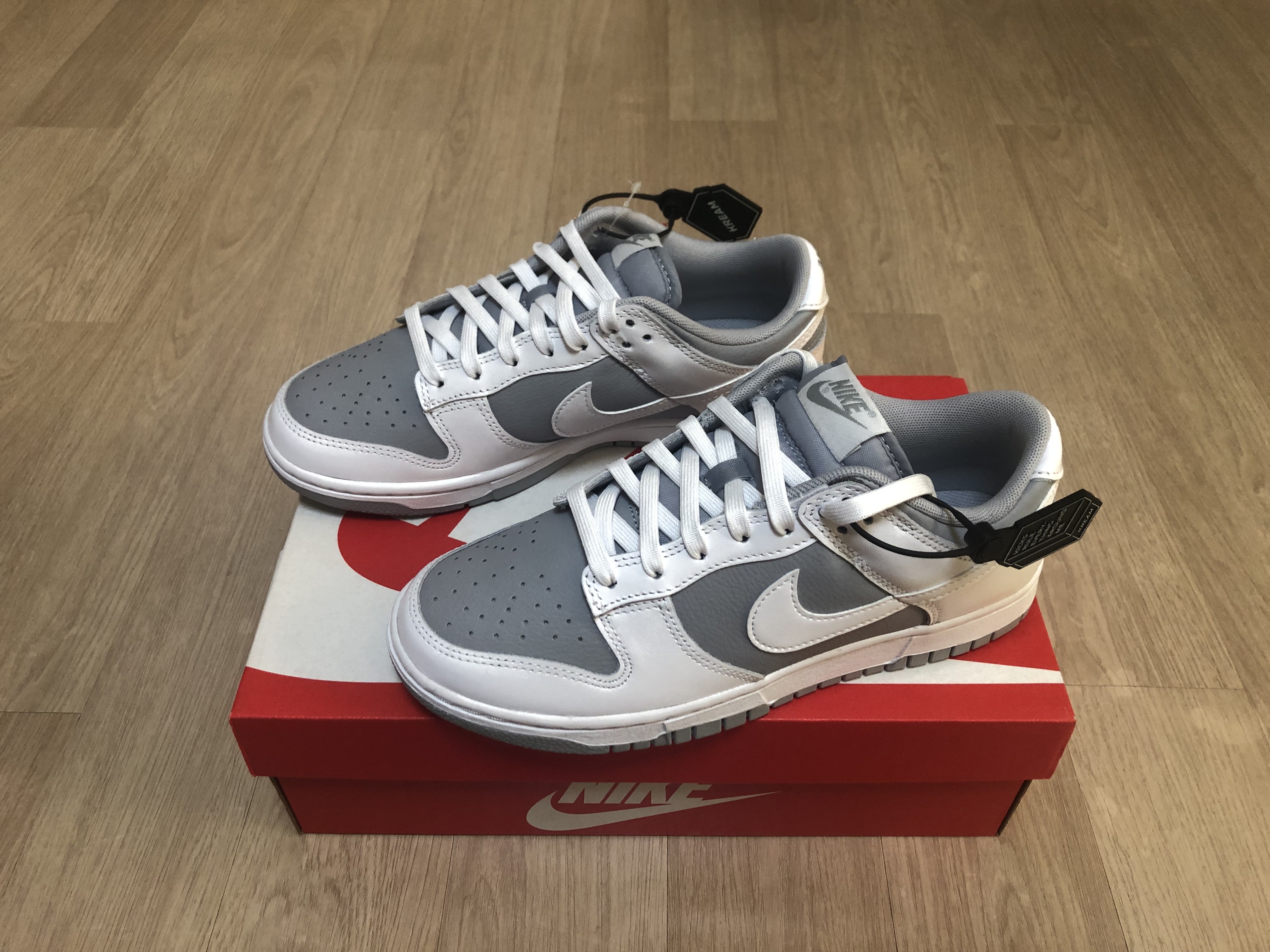 Nike Dunk Low Retro White Neutral Grey 착용 스타일
