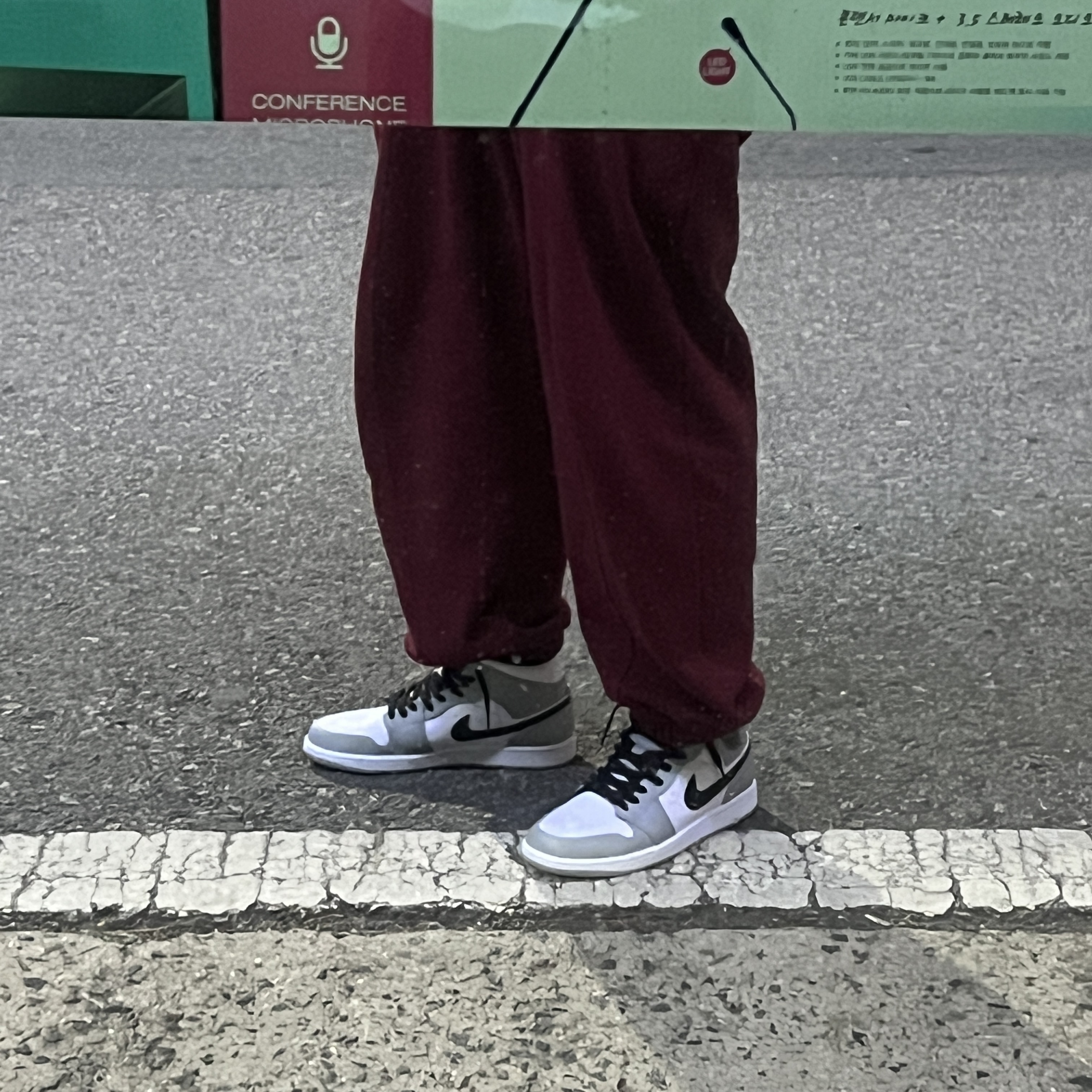 Jordan 1 Mid Light Smoke Grey 착용 스타일