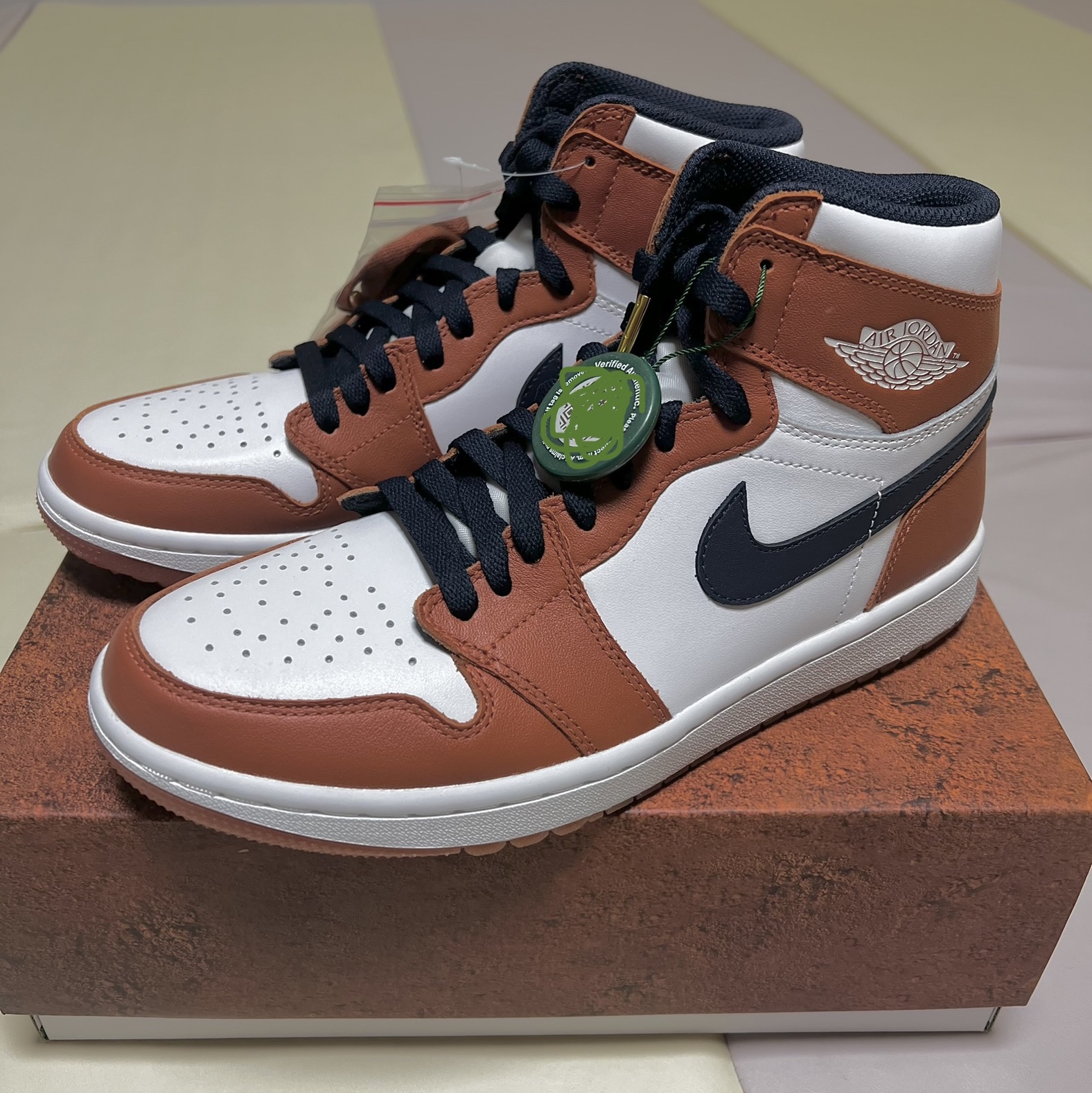 Jordan 1 x Eastside Golf High Golf Burnt Sunrise White 착용 스타일 - 1