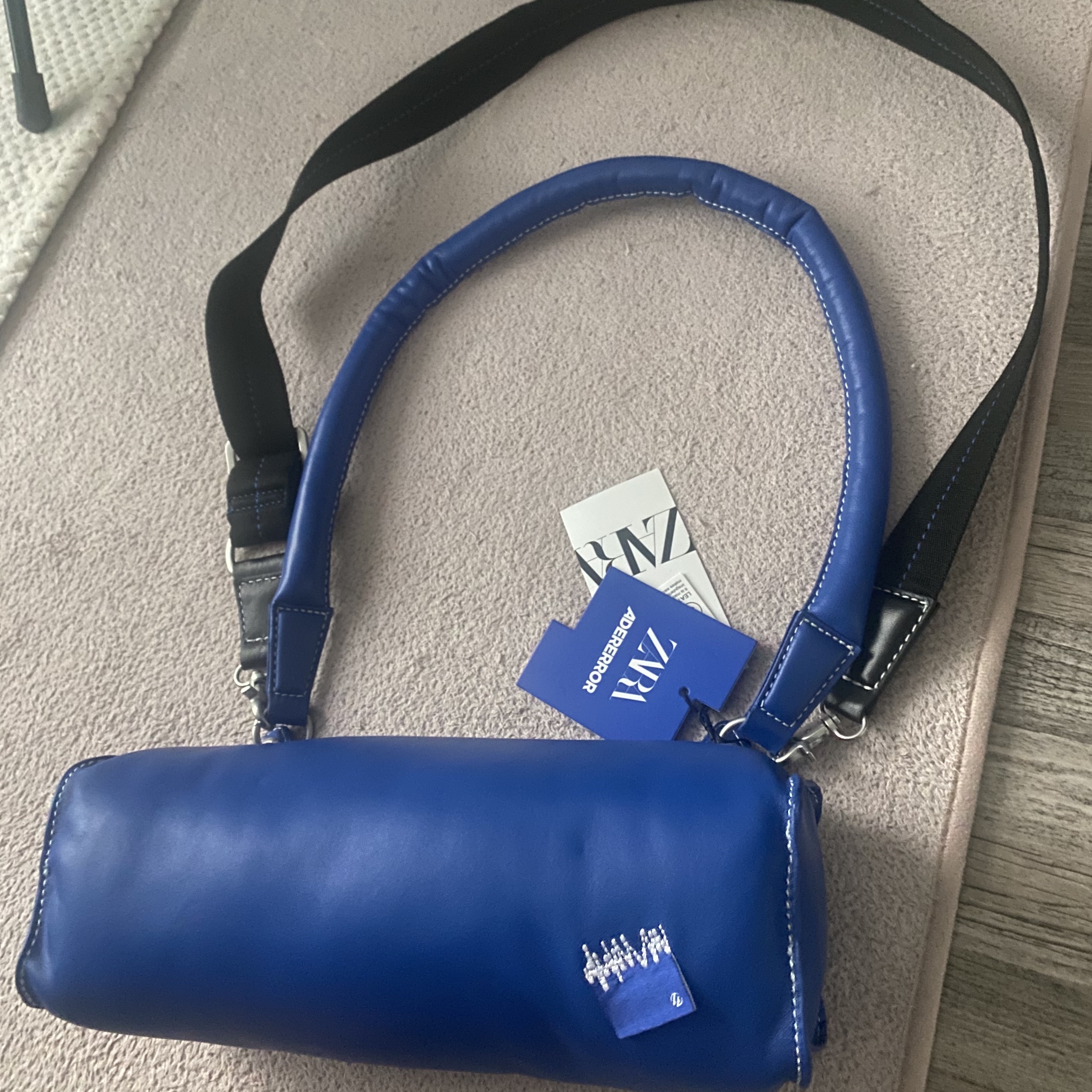 Ader Error x Zara Leather Shoulder Bag Blue 착용 스타일