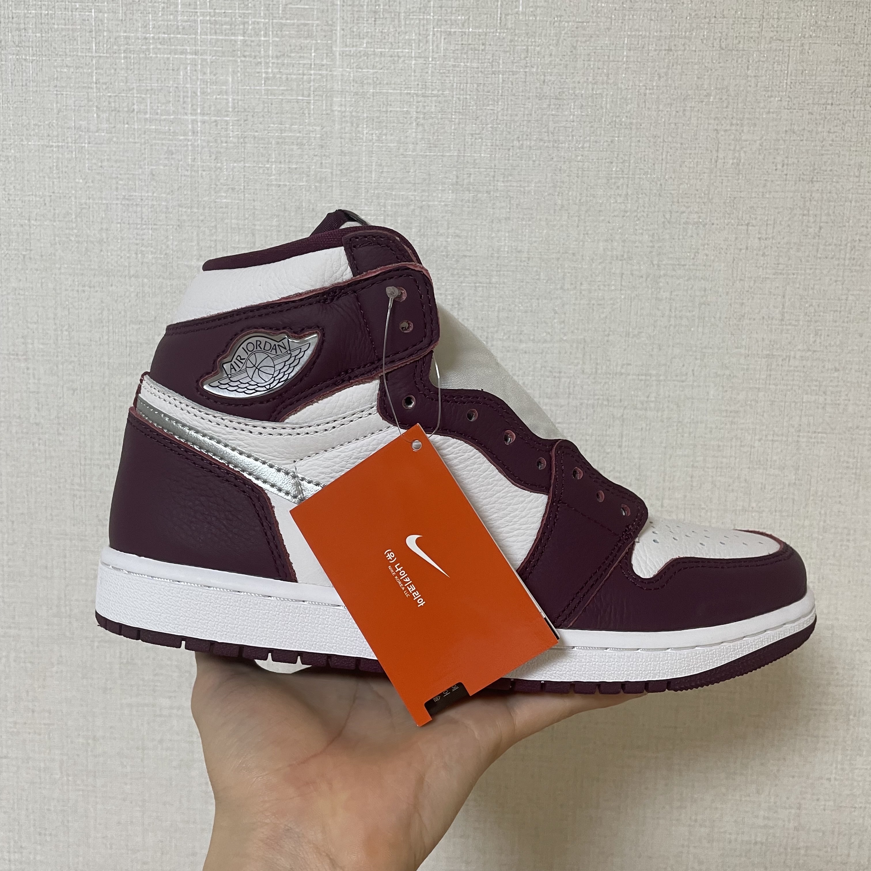 Jordan 1 Retro High OG Bordeaux 착용 스타일