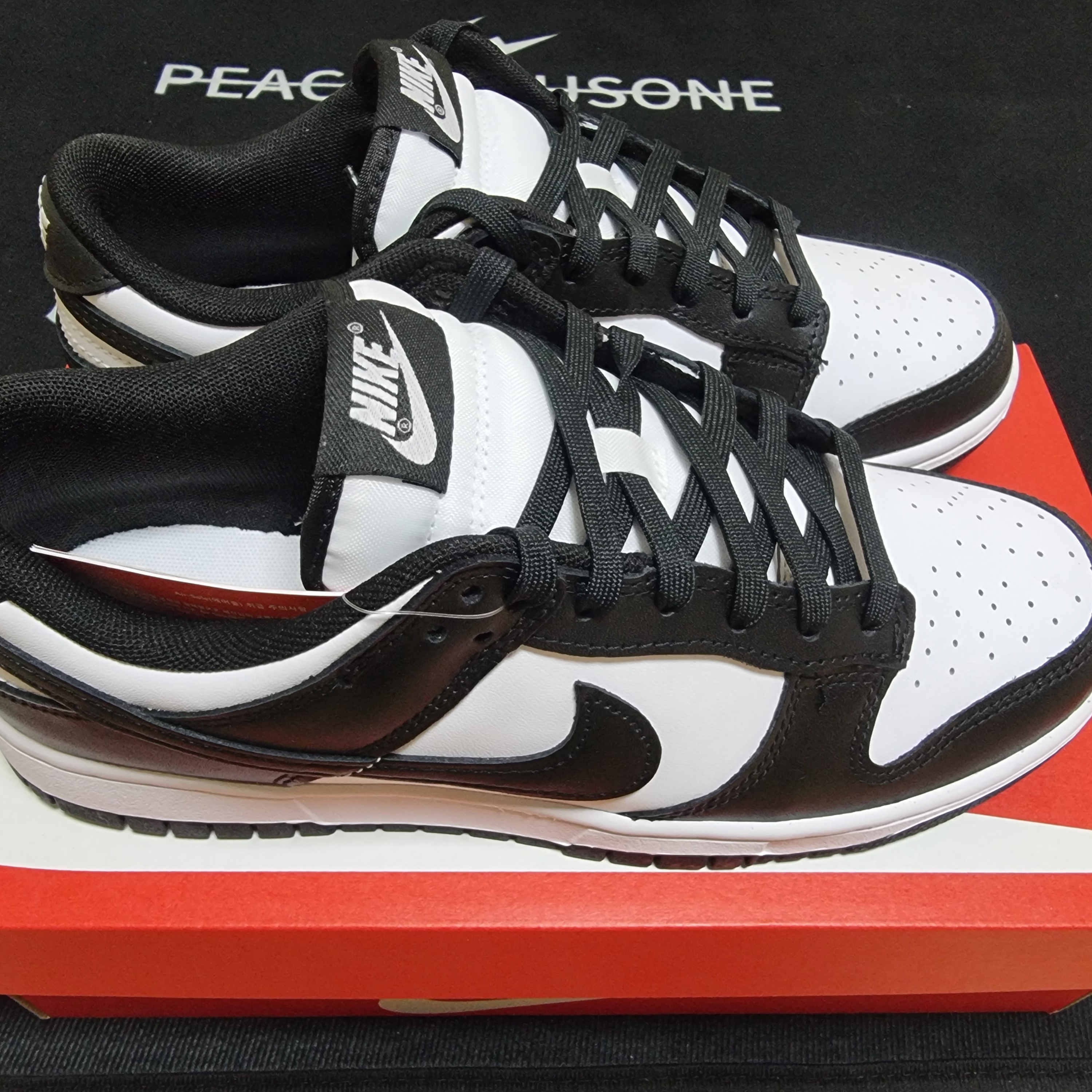 Nike Dunk Low Retro Black 착용 스타일