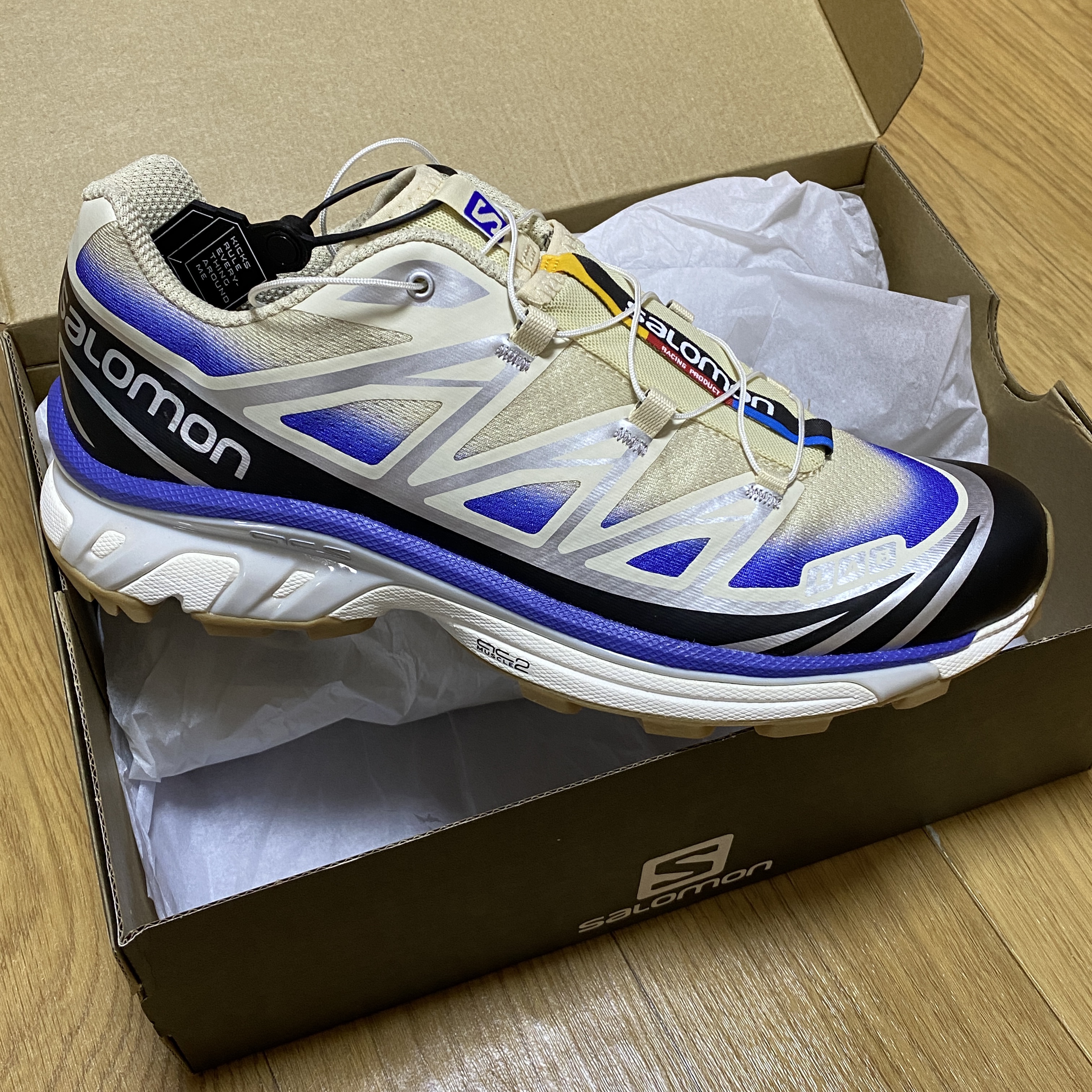 Salomon XT-6 Skyline Bleached Sand Dazzling Blue 착용 스타일